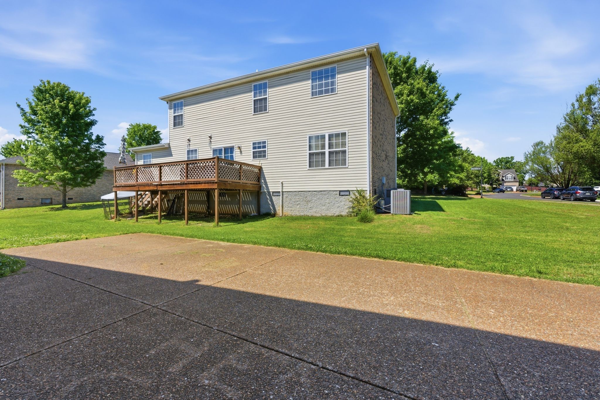 8008 Streamside Dr, Mount Juliet, TN 37122