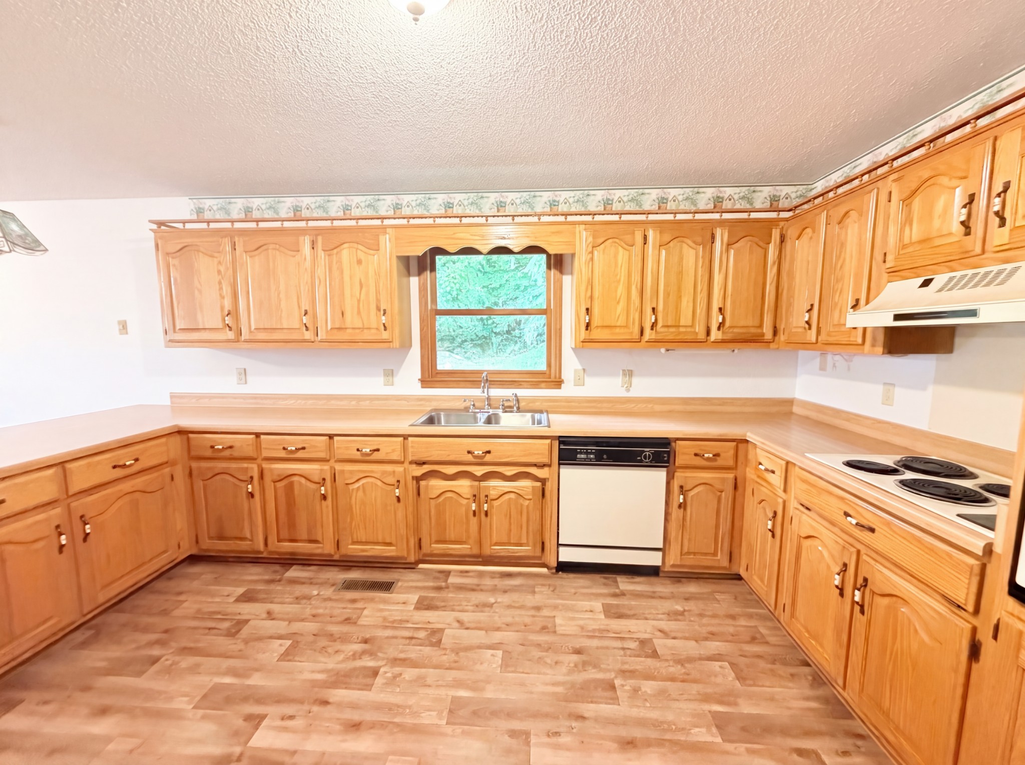 8663 Dog Branch Rd, Mount Pleasant, TN 38474
