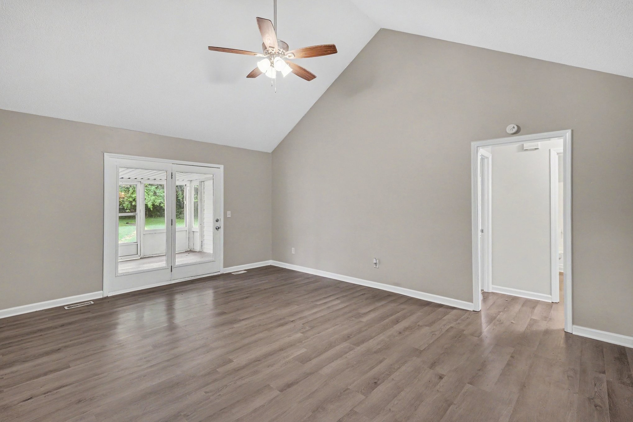 2011 Sugartree Dr, Murfreesboro, TN 37129