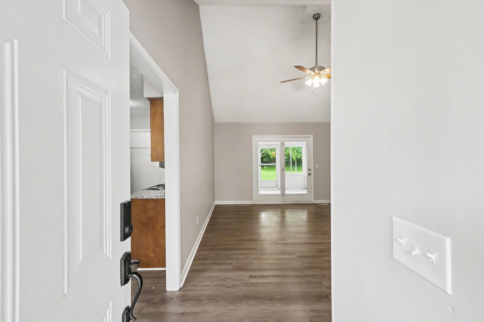 2011 Sugartree Dr, Murfreesboro, TN 37129