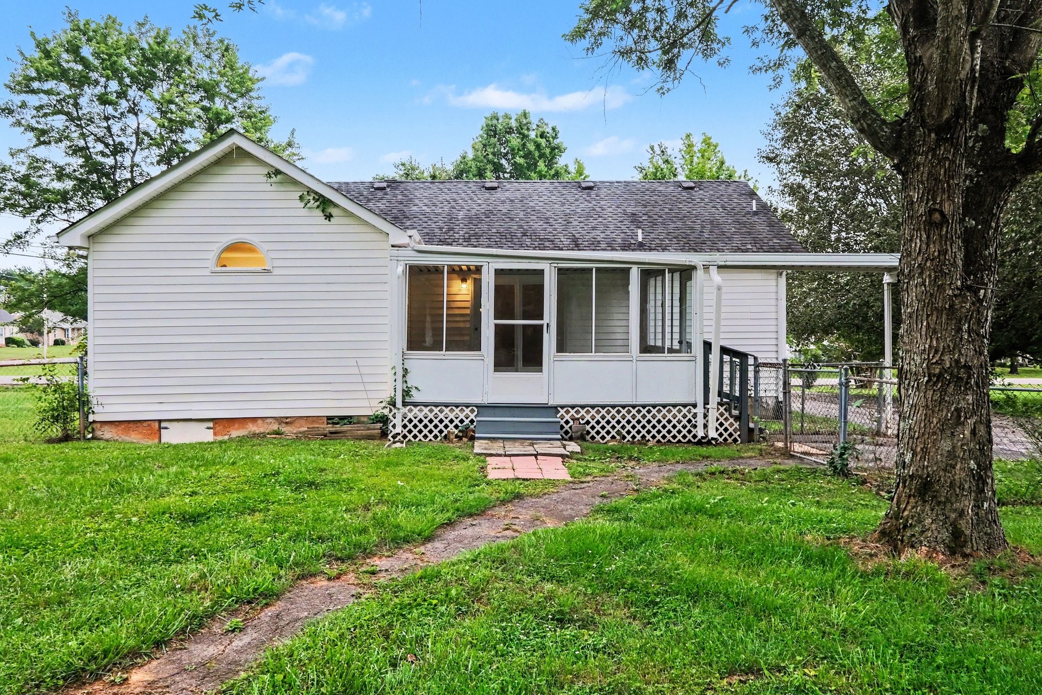 2011 Sugartree Dr, Murfreesboro, TN 37129