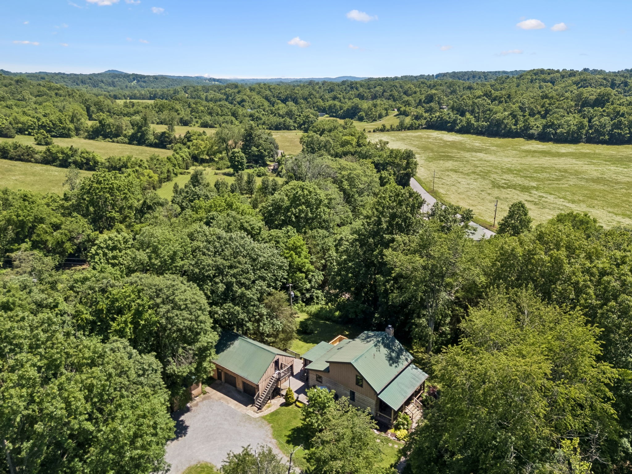396B Pee Dee Branch Rd, Cottontown, TN 37048