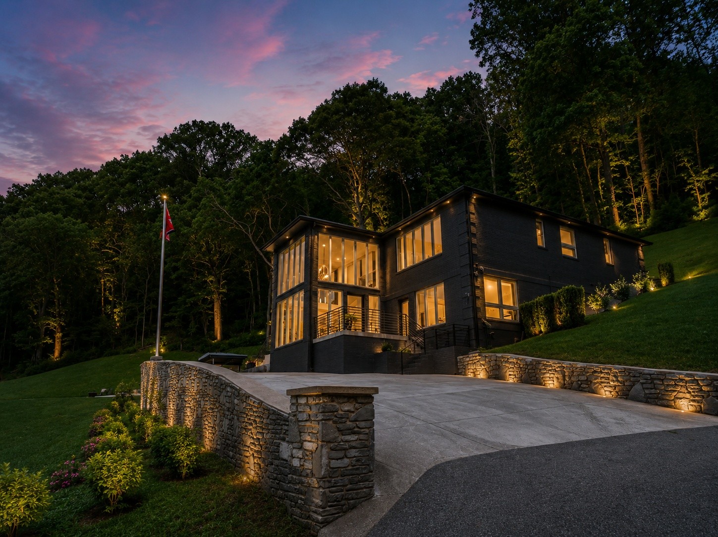 7407 Indian Creek Rd, Nashville, TN 37209