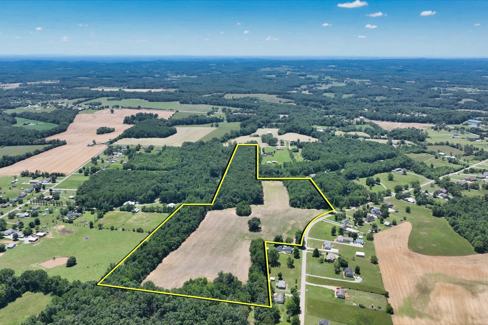 366 Parker Rd, Portland, TN 37148