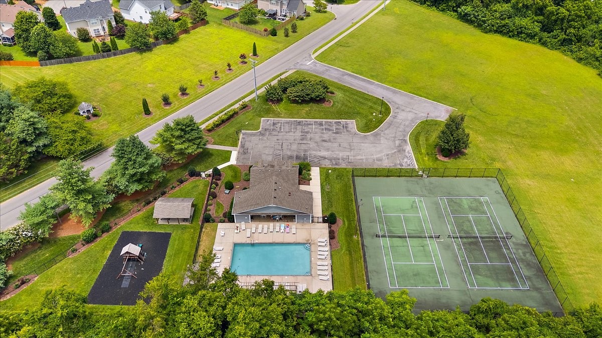 303 Newport Meadows Cir, Thompsons Station, TN 37179