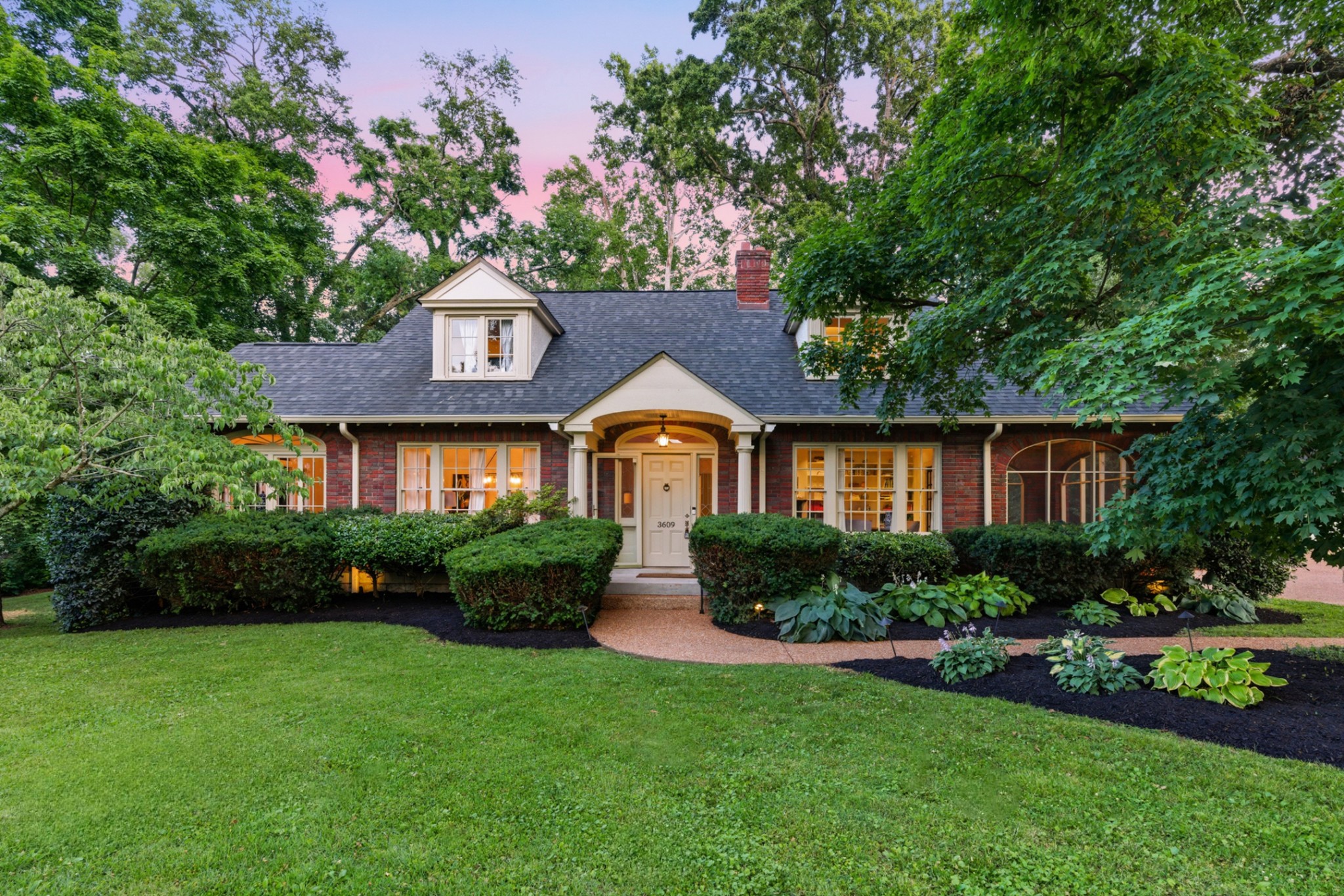 3609 Saratoga Dr, Nashville, TN 37205