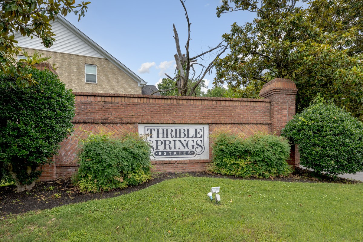 633 Andrew Rucker Ln, Nashville, TN 37211