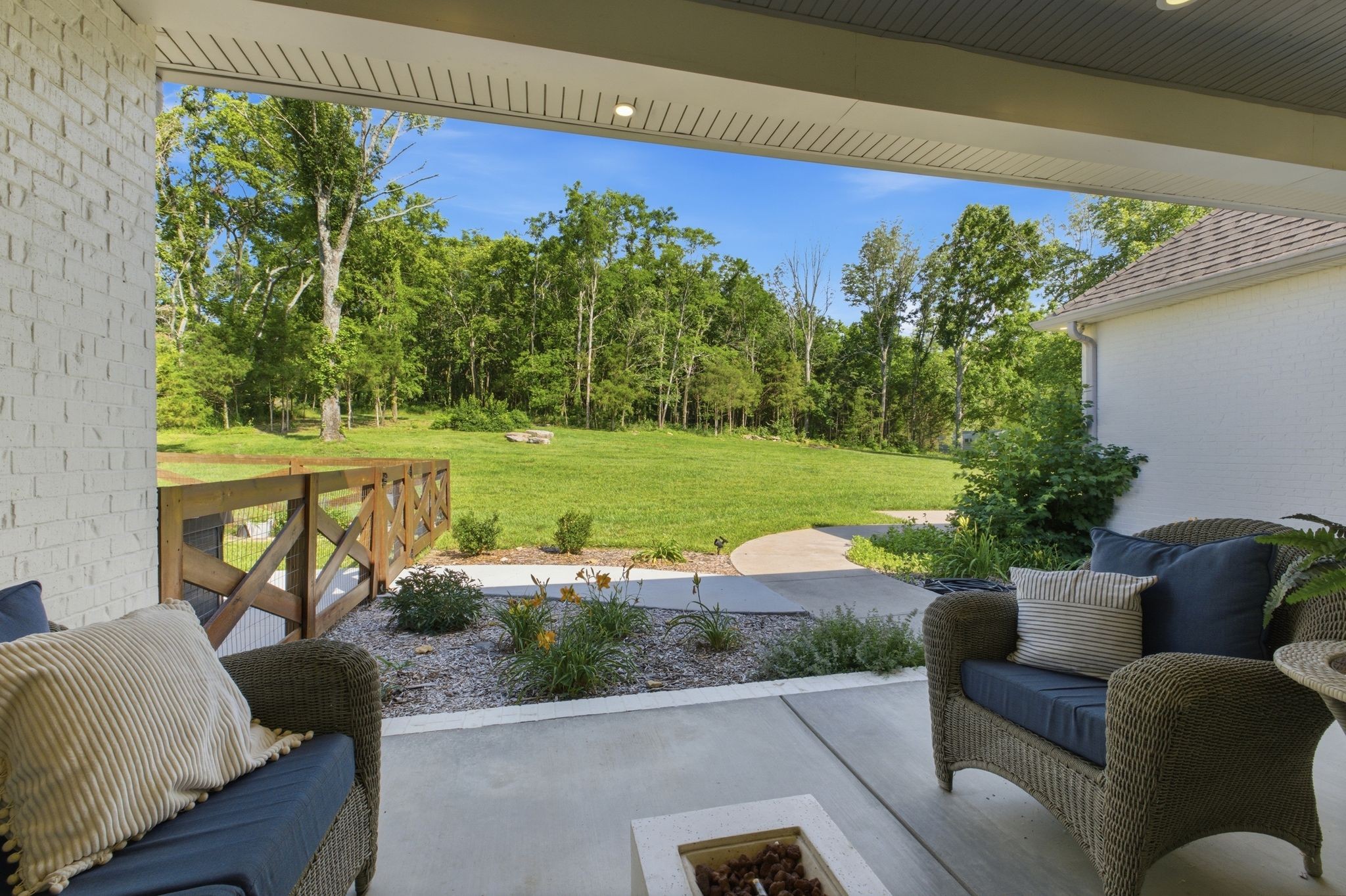 2591 Long Hollow Pike, Hendersonville, TN 37075