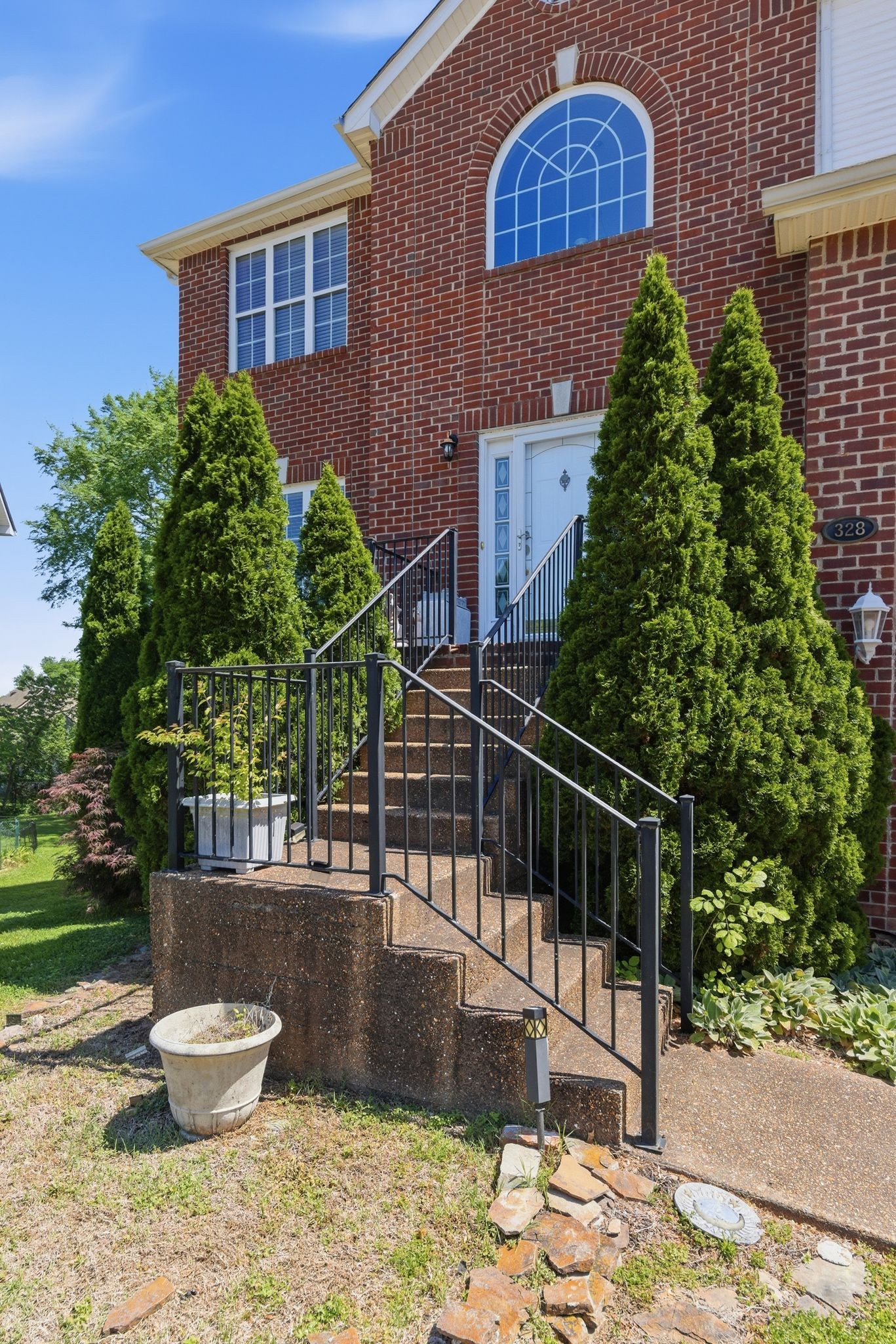 328 Moonwater Ct, Hermitage, TN 37076