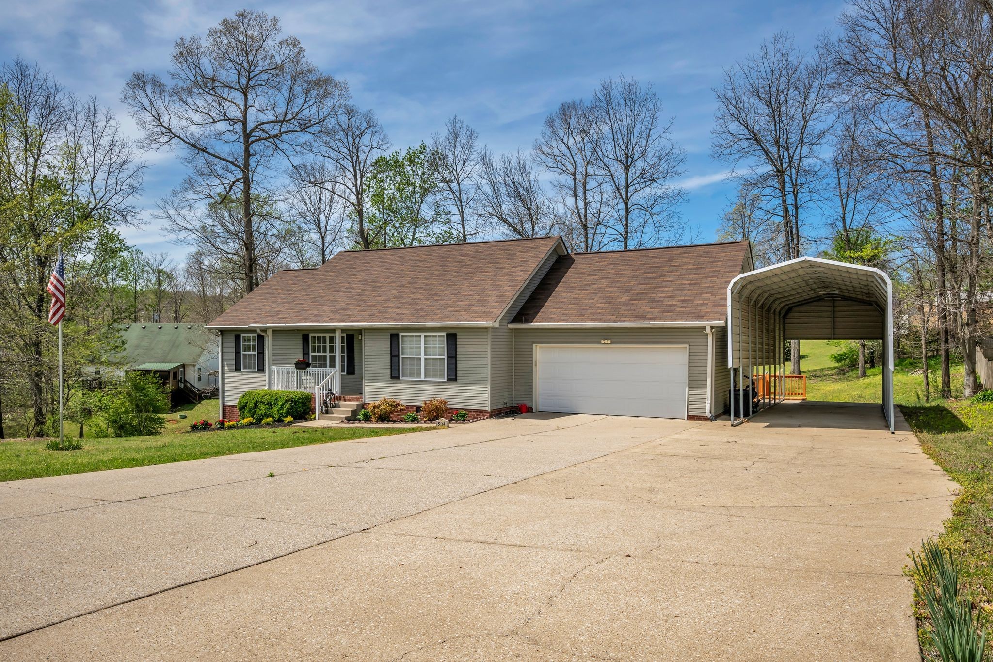 504 Hunter Ct, White Bluff, TN 37187