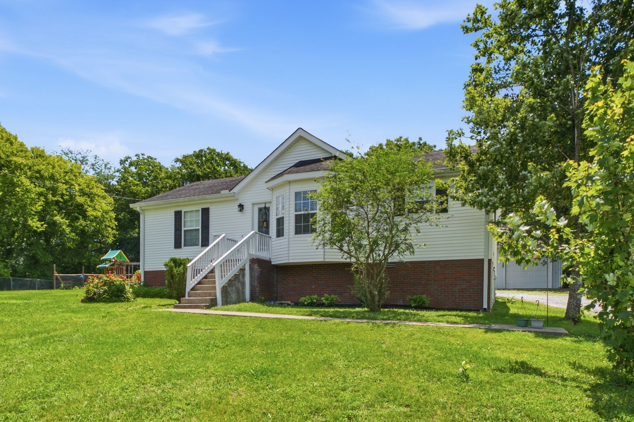 1024 Lynndale Dr, Castalian Springs, TN 37031