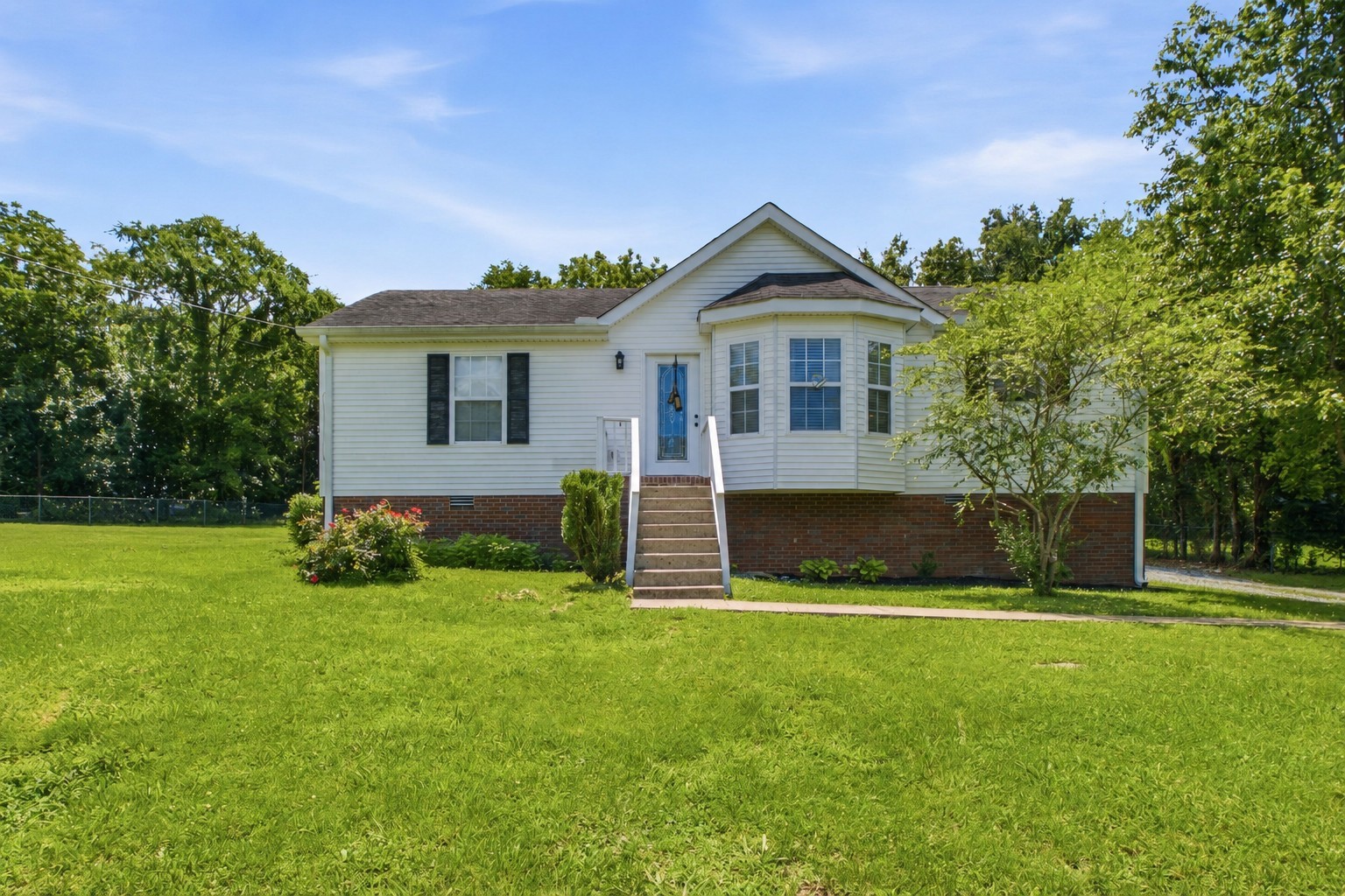 1024 Lynndale Dr, Castalian Springs, TN 37031