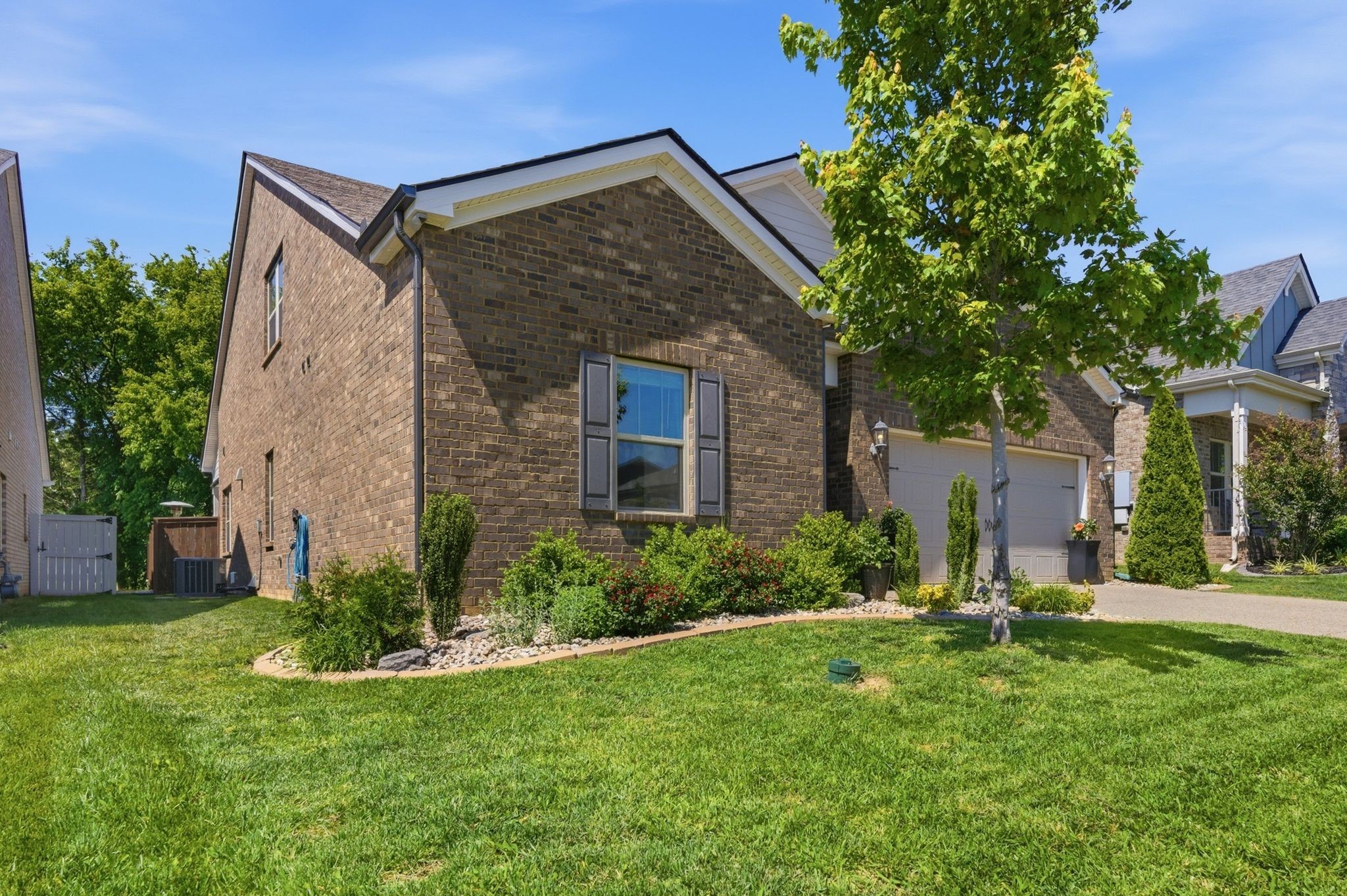 4957 Riverbank Dr, Hermitage, TN 37076