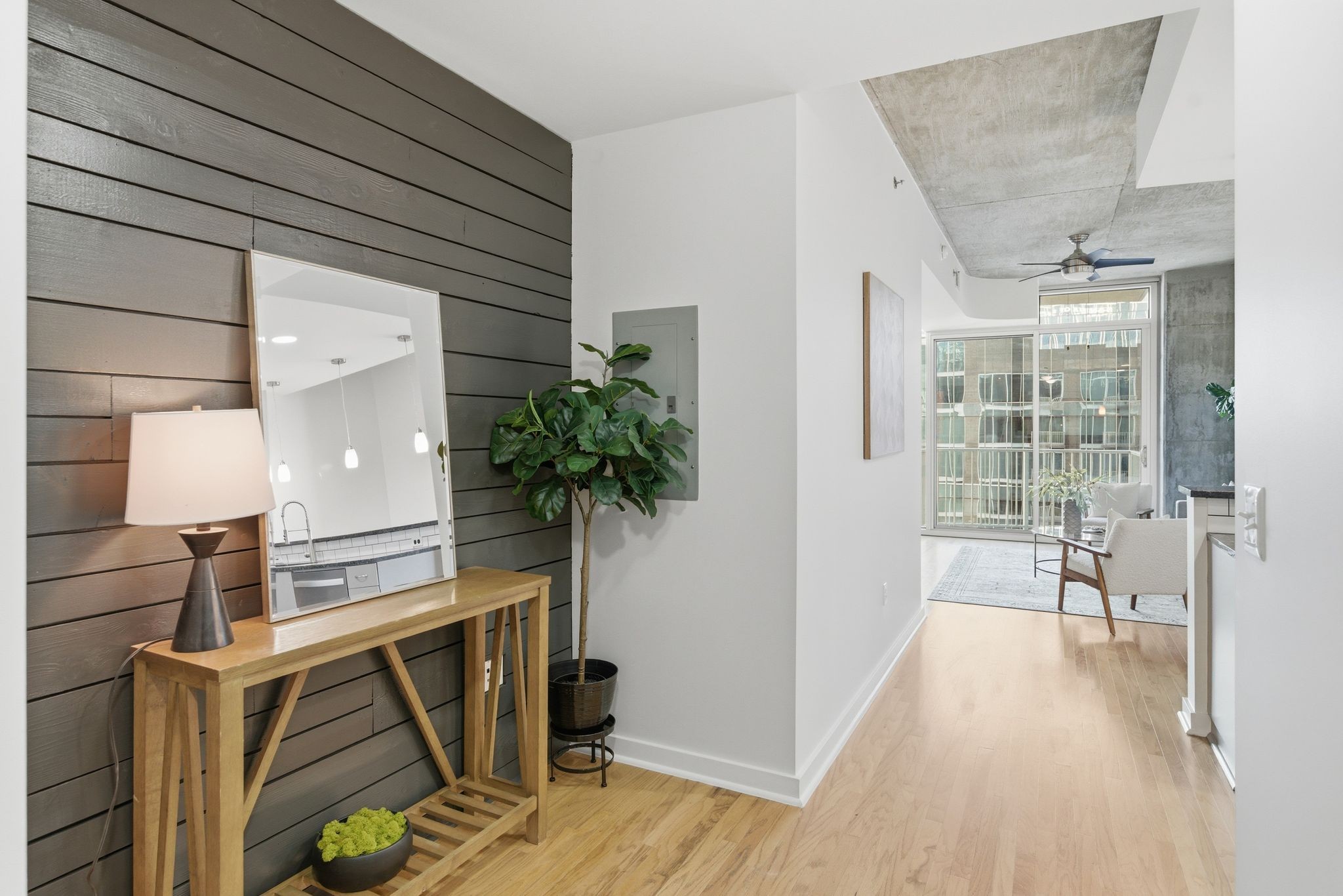 301 Demonbreun St #1917, Nashville, TN 37201