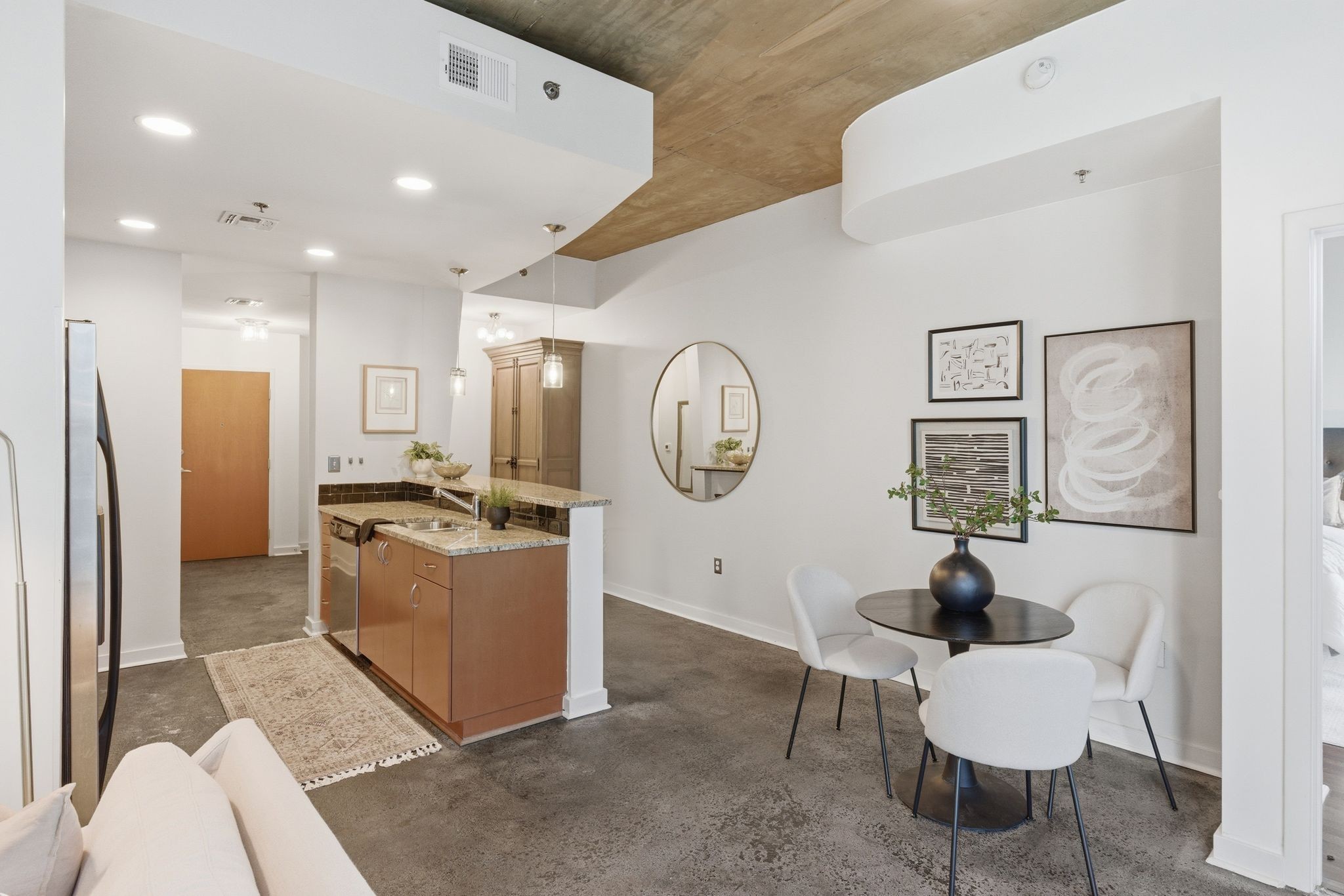 301 Demonbreun St #1418, Nashville, TN 37201