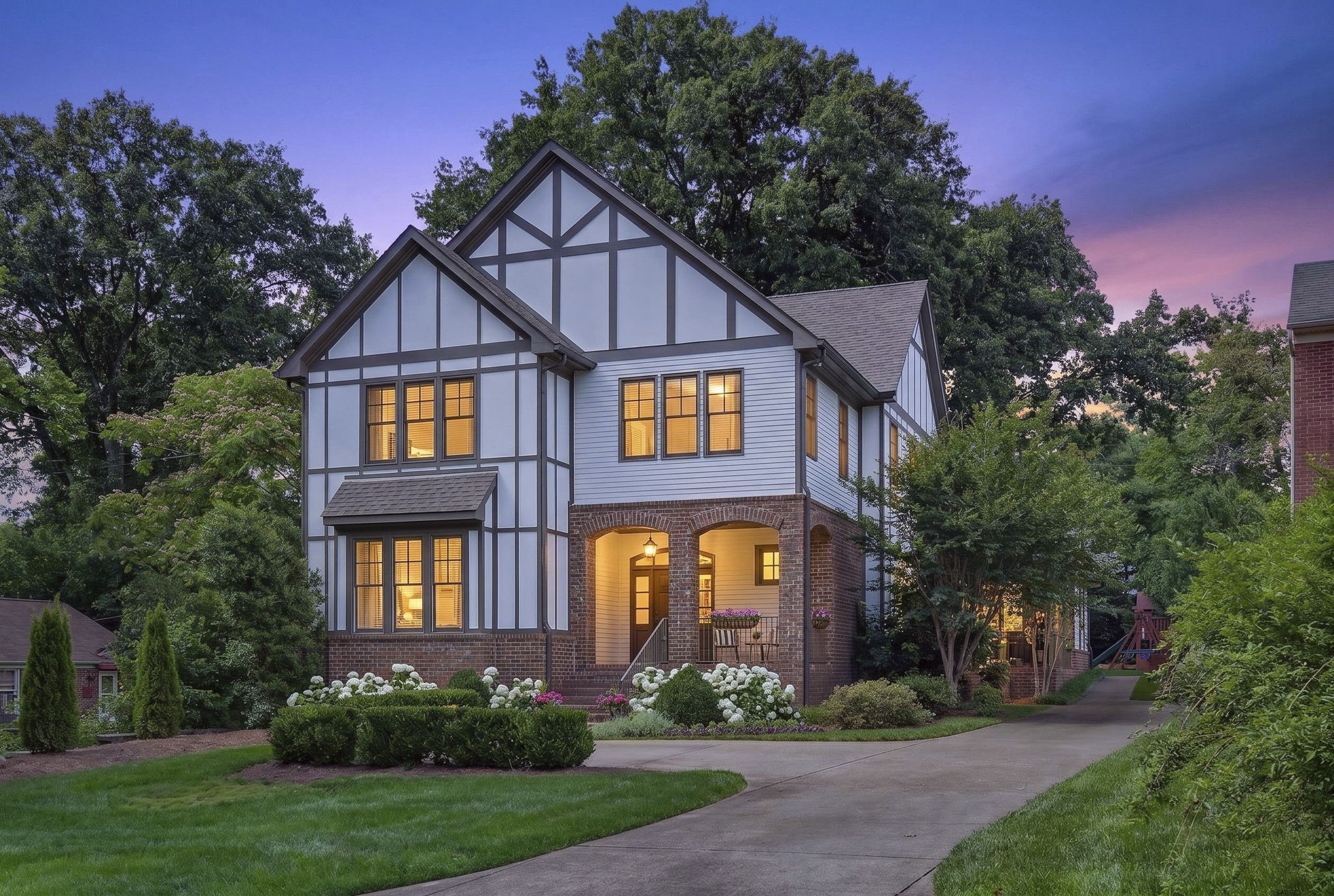 3626 Saratoga Dr, Nashville, TN 37205