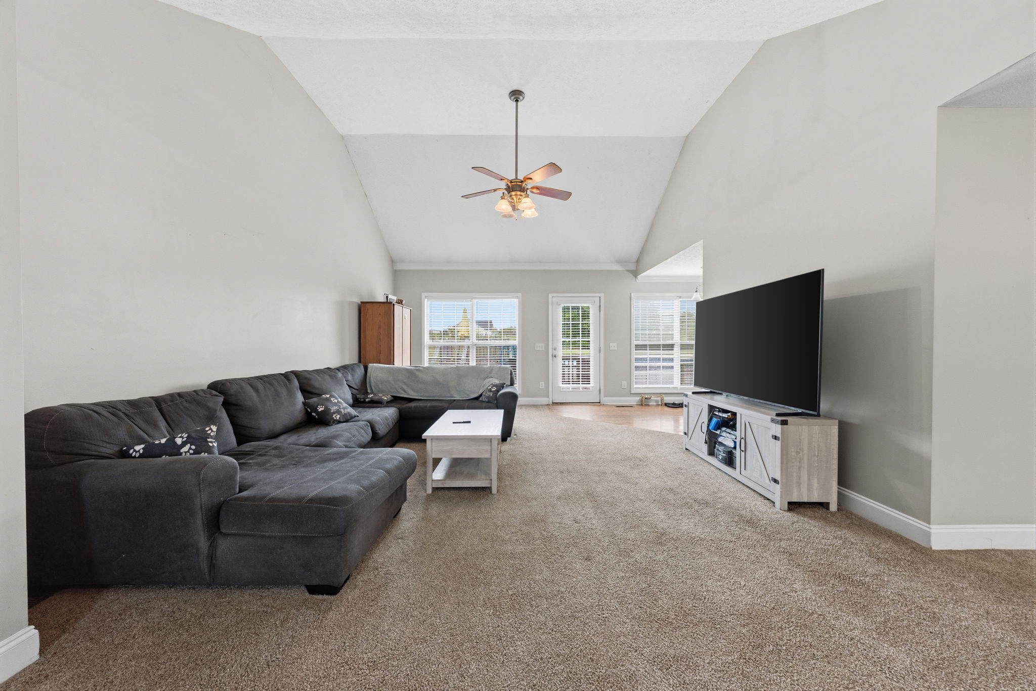 734 Lear Rd, Portland, TN 37148