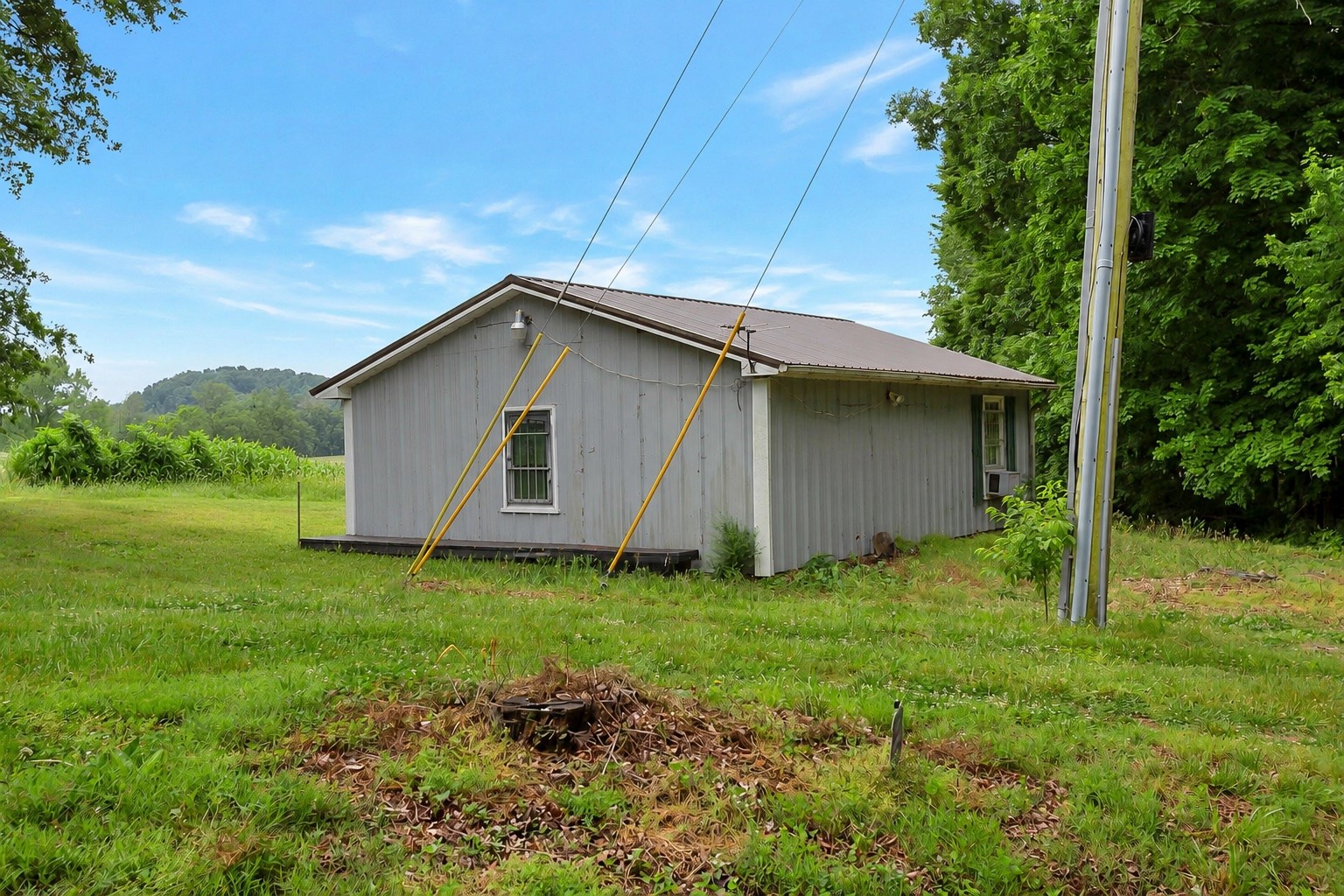 2226 Hwy 25 W, Cottontown, TN 37048