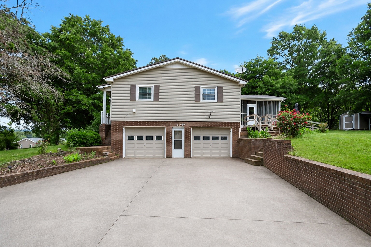 2226 Hwy 25 W, Cottontown, TN 37048
