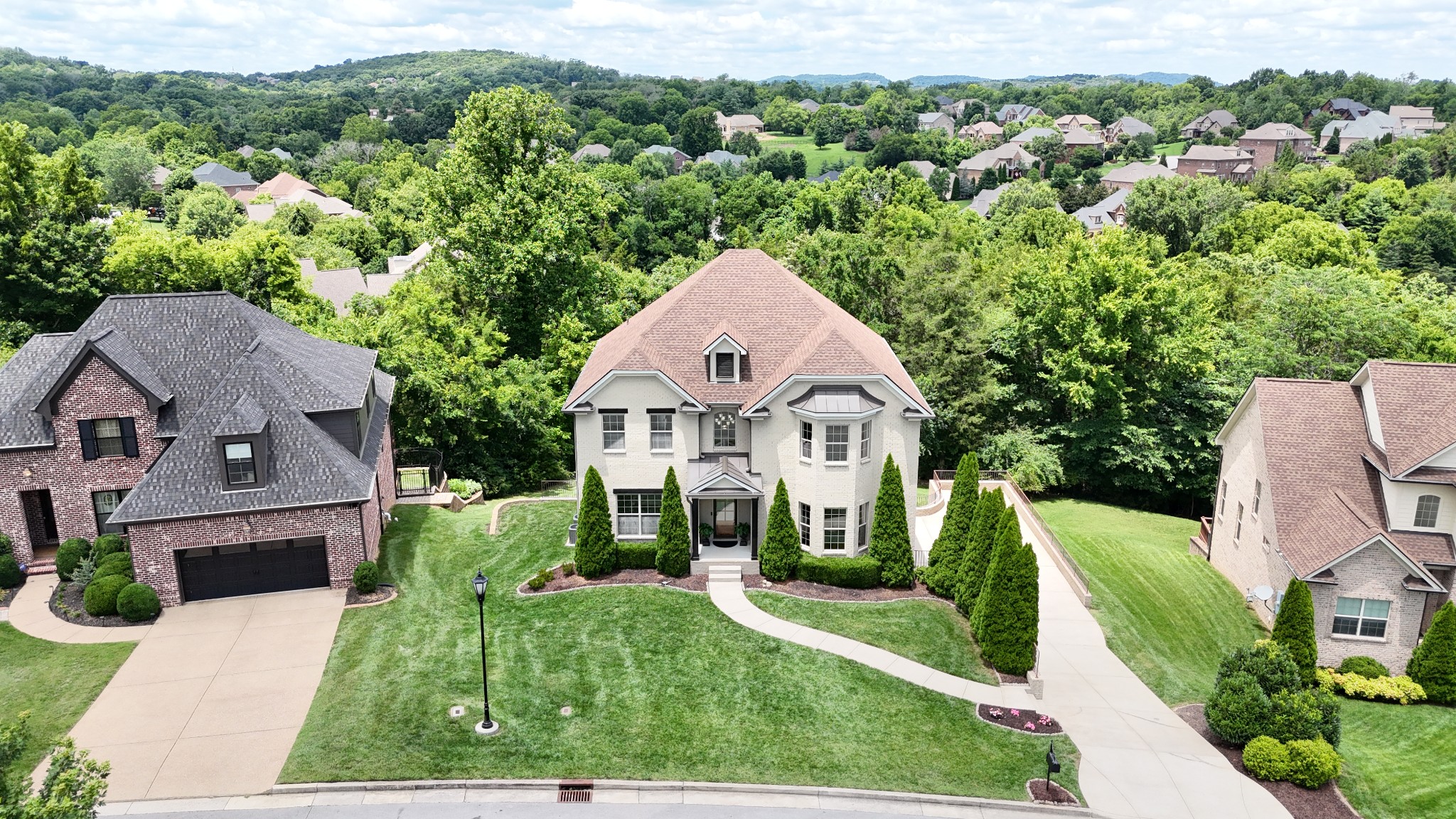 1378 Sweetwater Dr, Brentwood, TN 37027