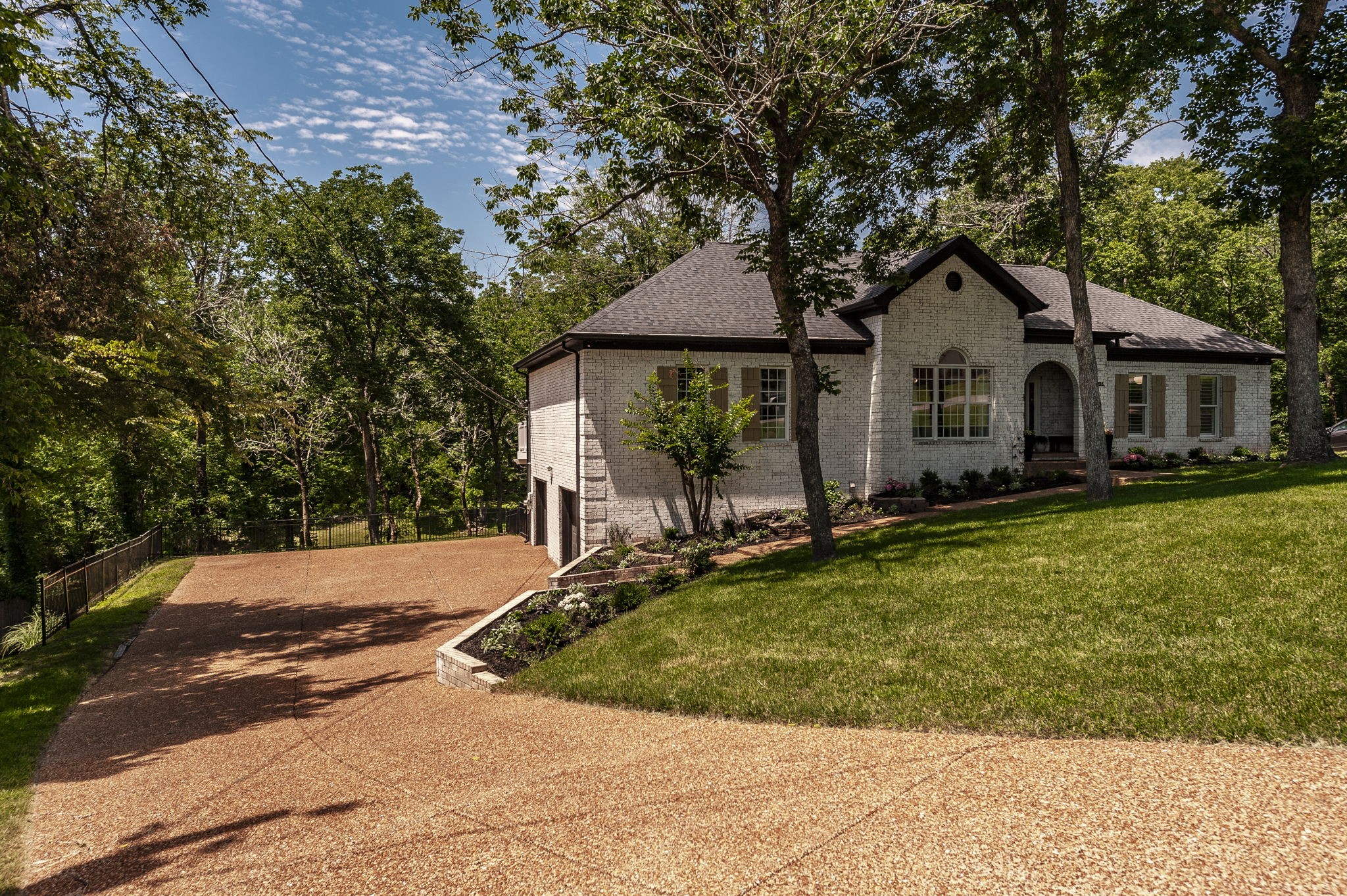 908 E Cynthia Trl, Goodlettsville, TN 37072