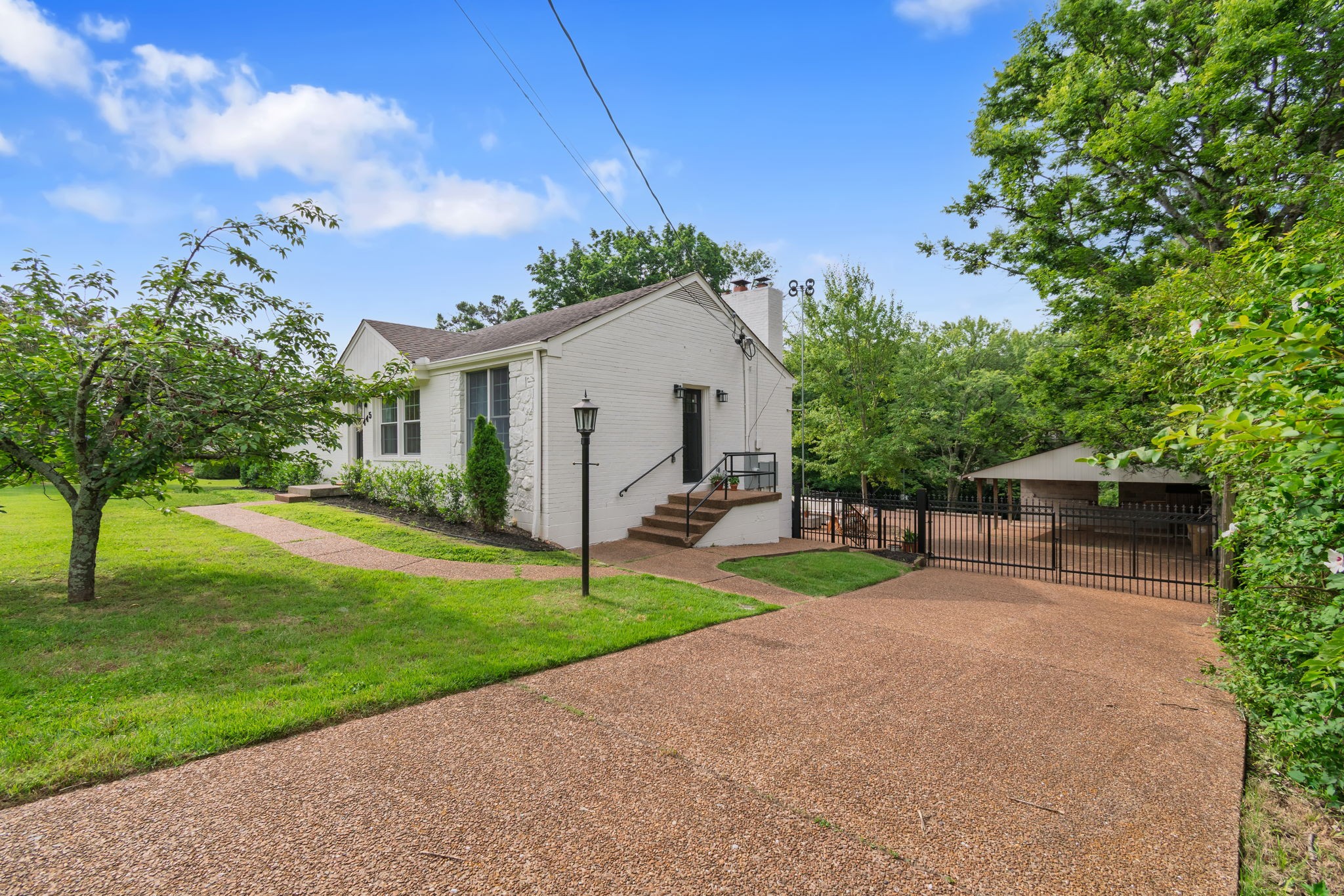 445 Coventry Dr, Nashville, TN 37211