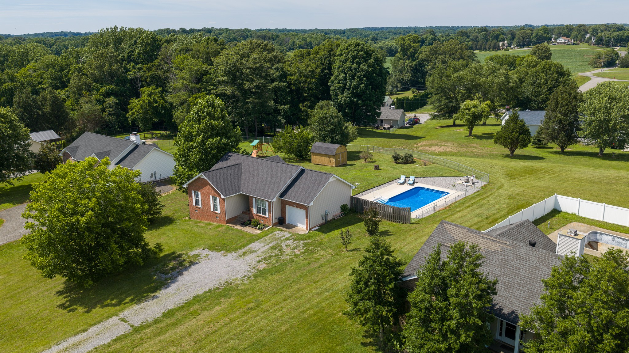 1087 Heatherwood Rd, Pleasant View, TN 37146