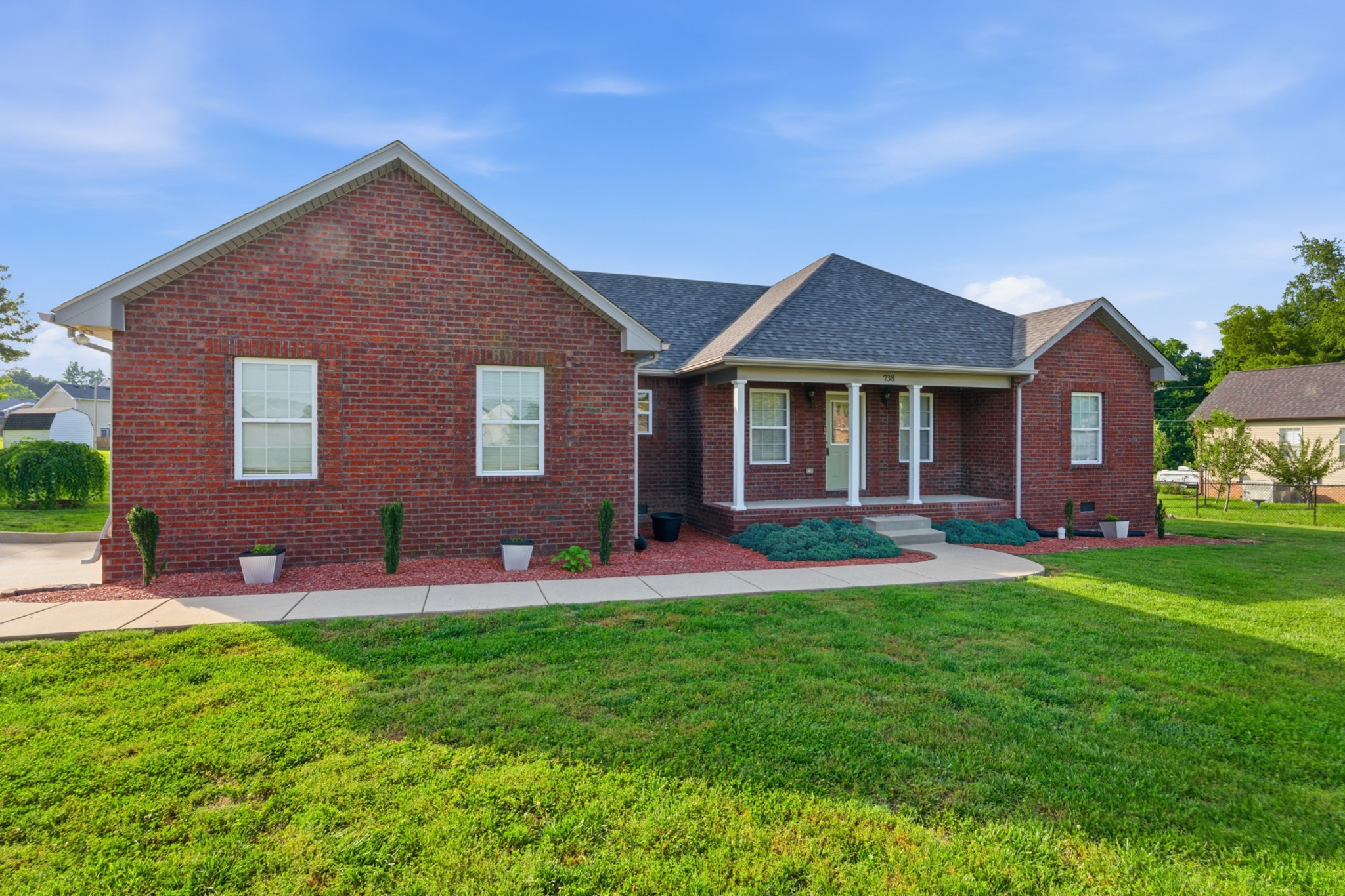 738 Sycamore Dr, Springfield, TN 37172