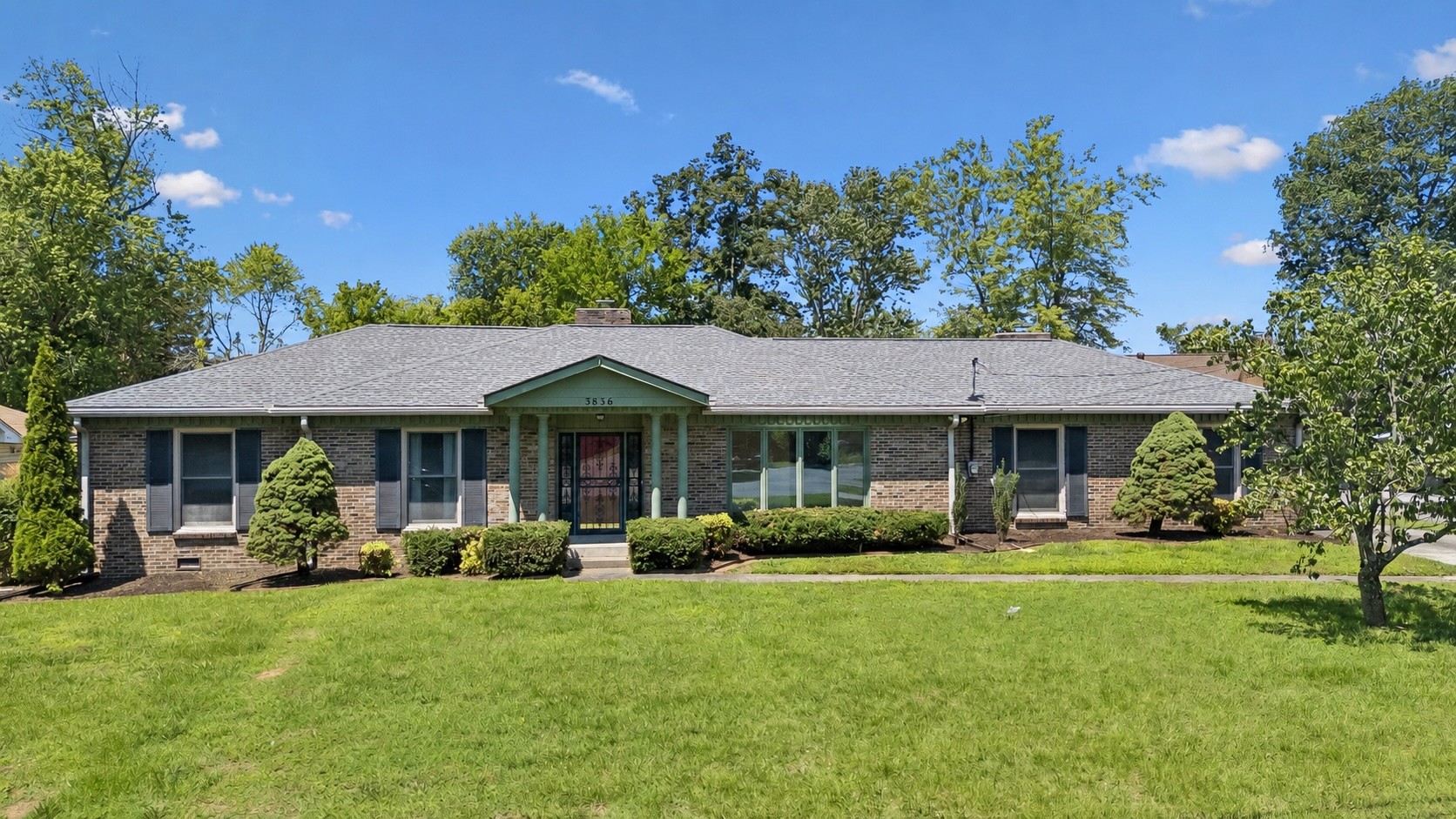 3836 Lake Aire Dr, Nashville, TN 37217