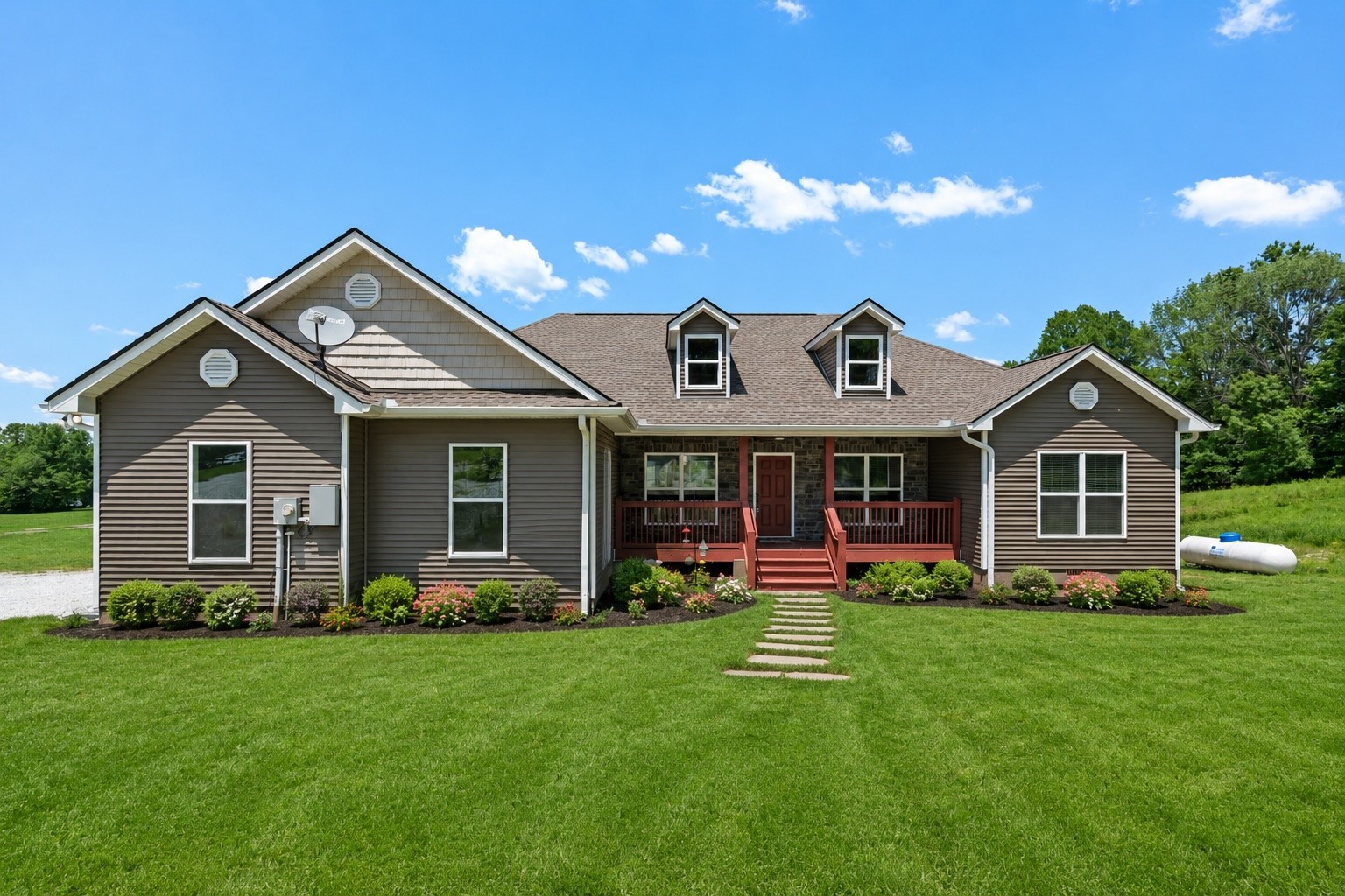 694 Nels Adams Rd, Dickson, TN 37055