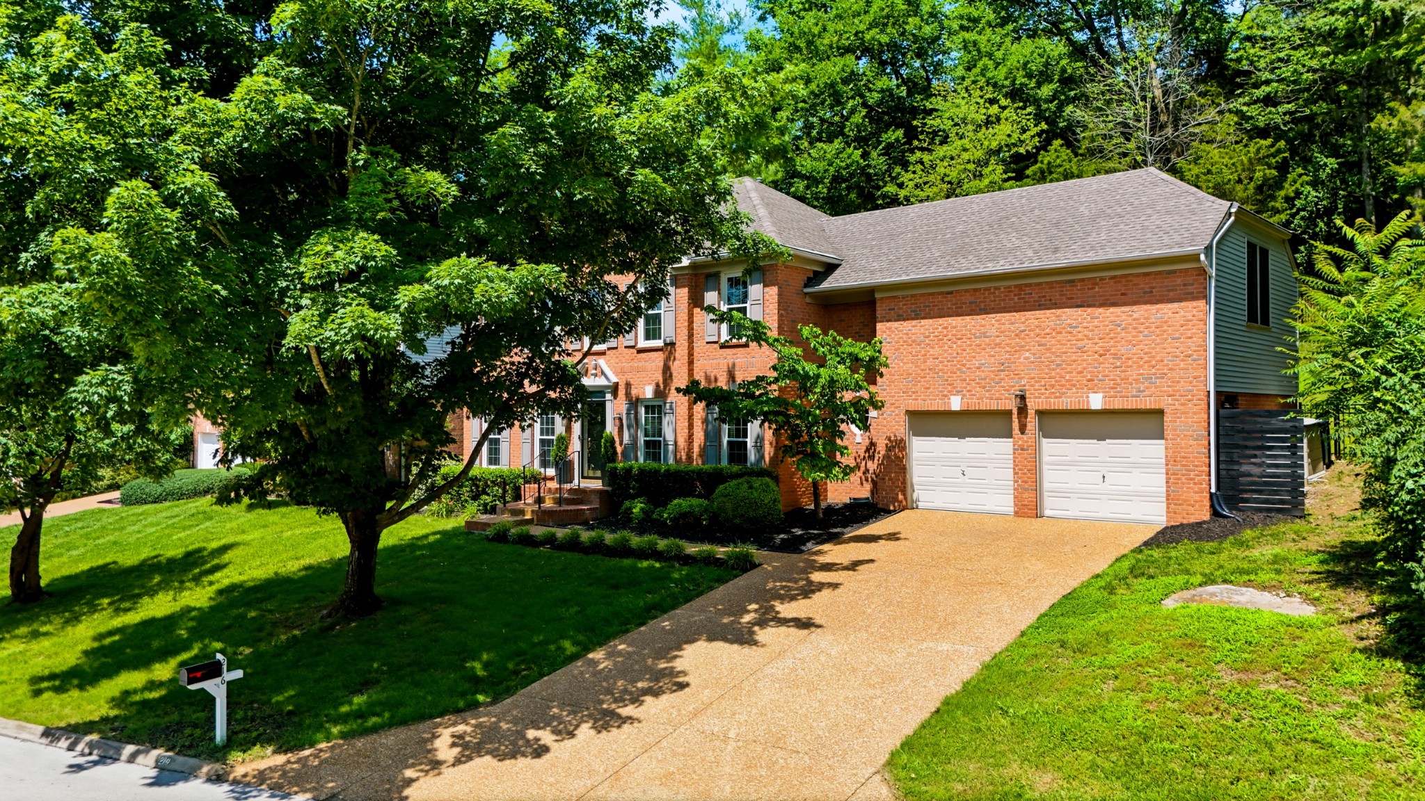 216 Winter Hill Rd, Franklin, TN 37069