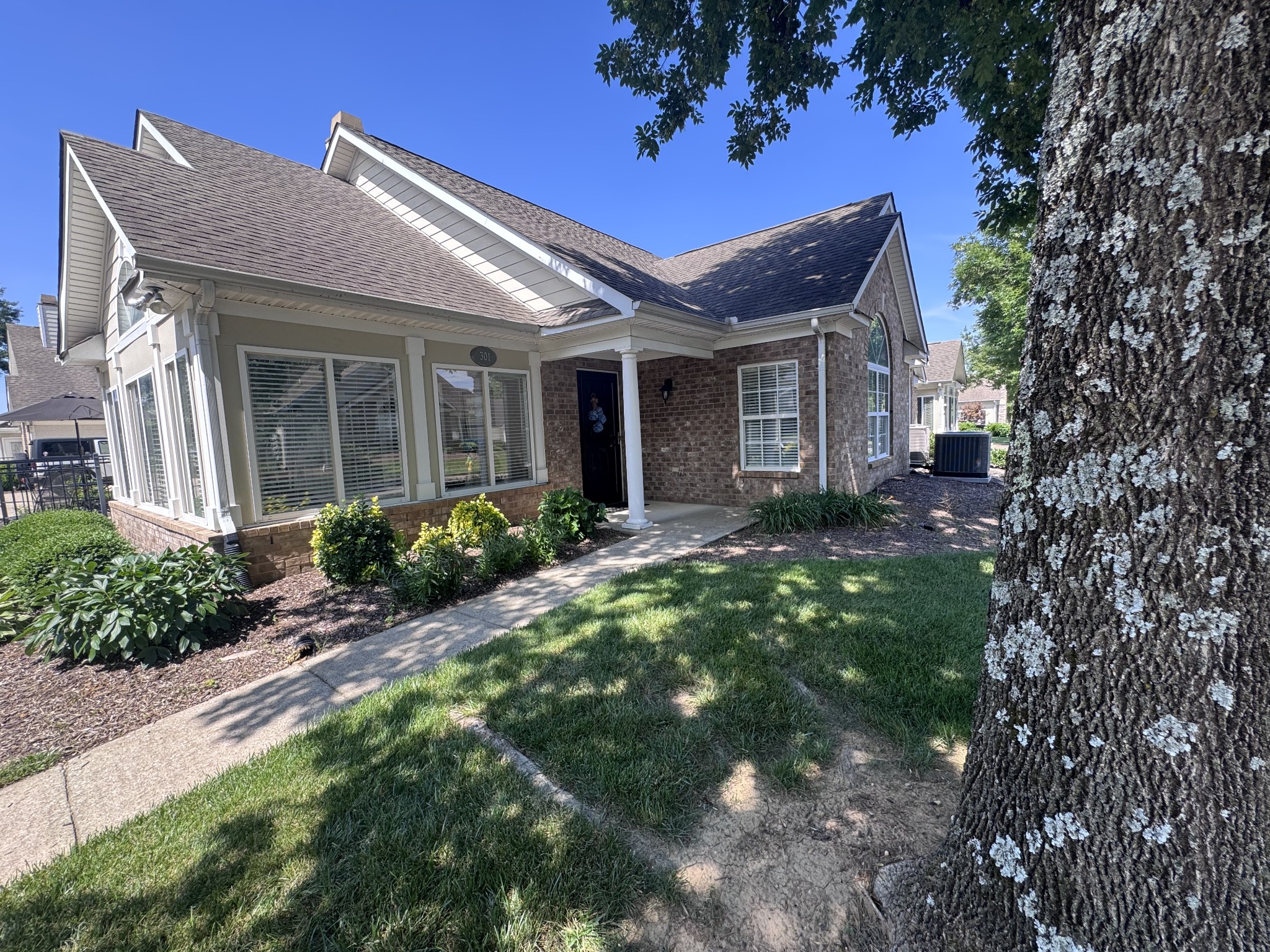 825 Browns Ln #301, Gallatin, TN 37066
