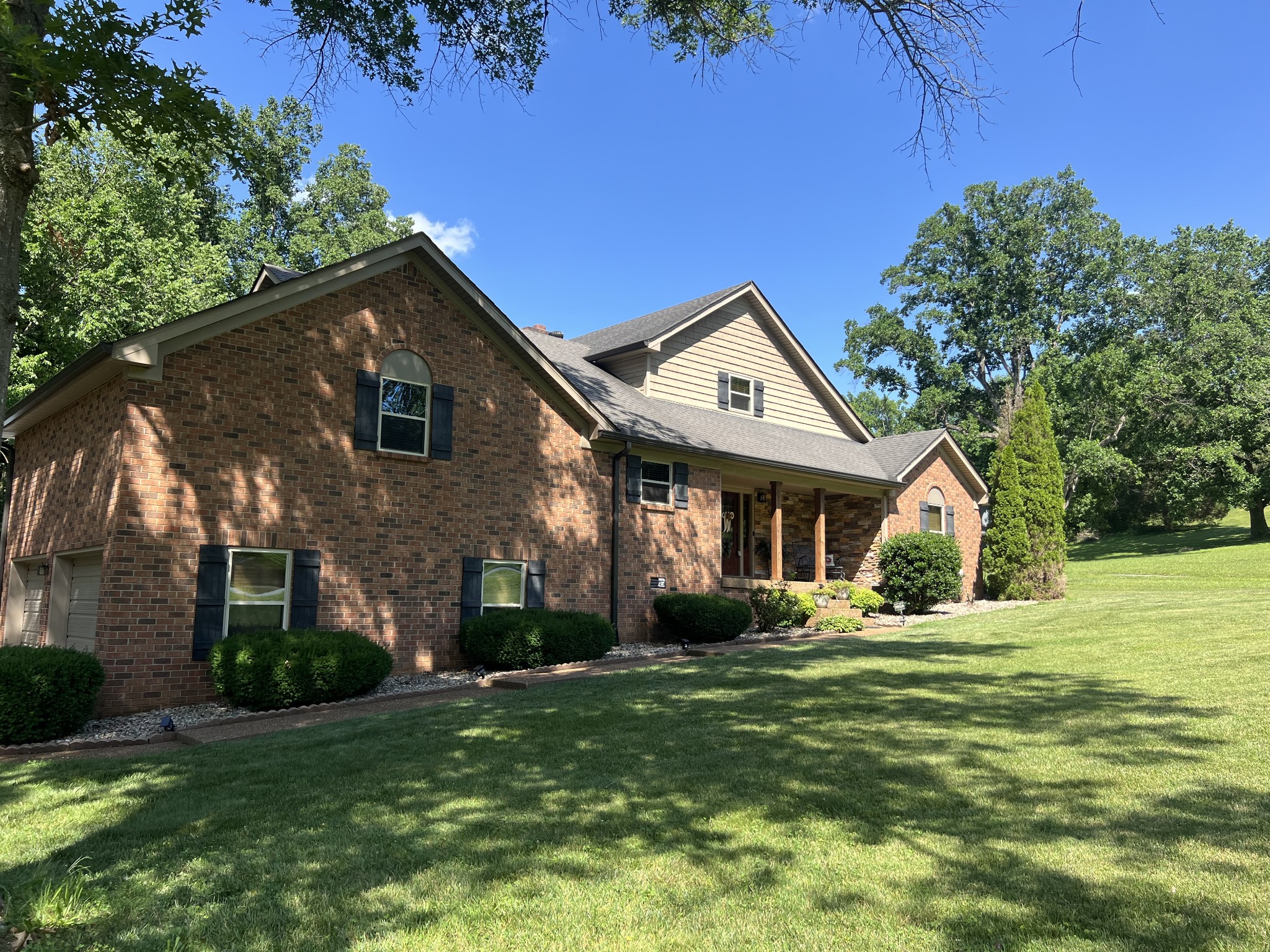1420 Cantrell Dr, Cottontown, TN 37048