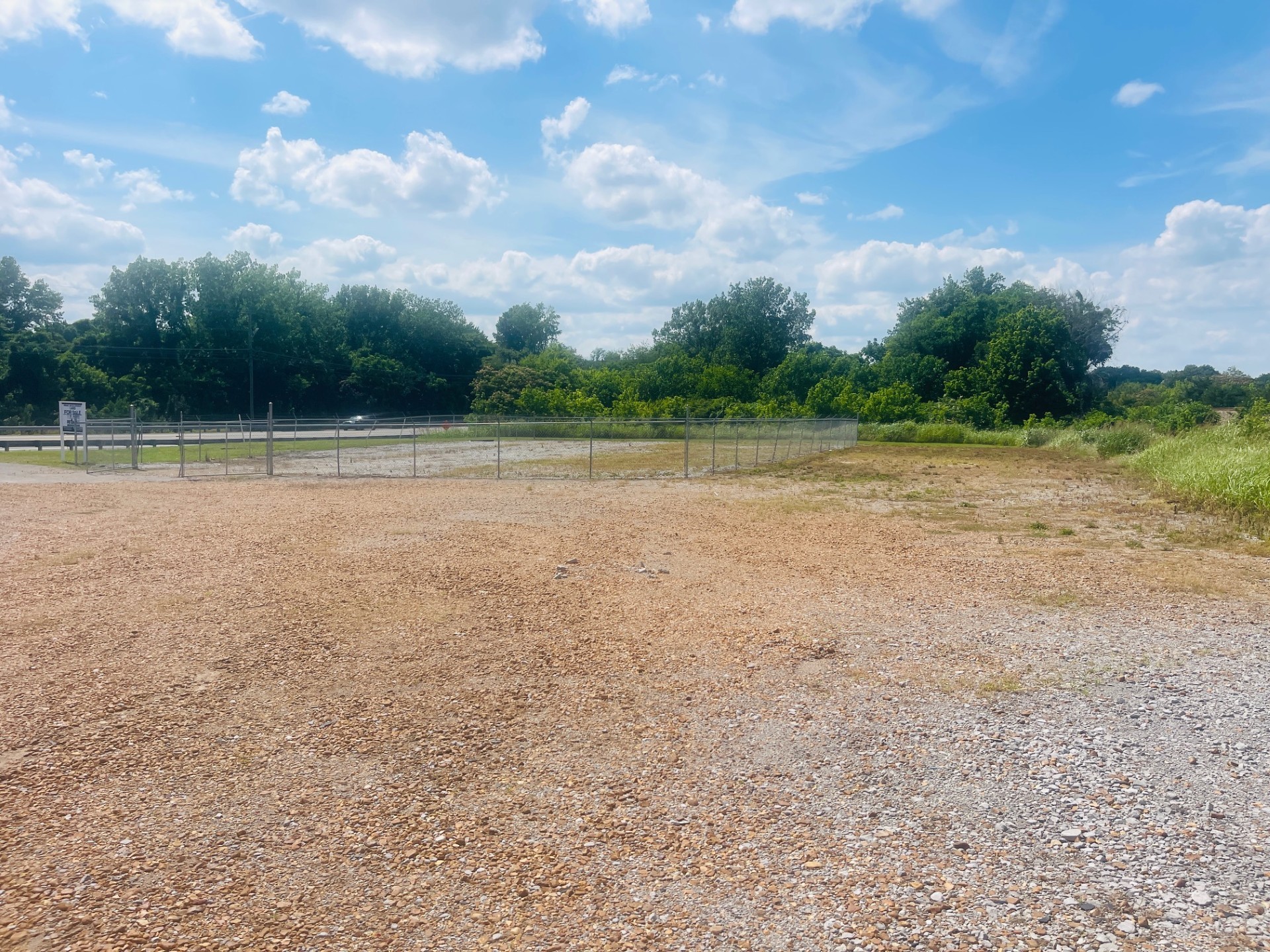 3988 Memorial Blvd, Springfield, TN 37172