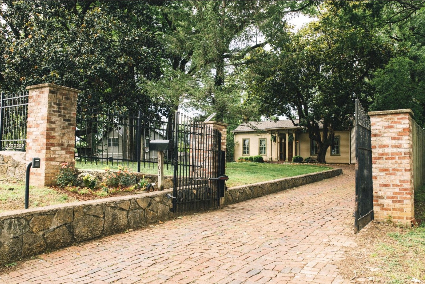 1703 Greenwood Ave, Nashville, TN 37206