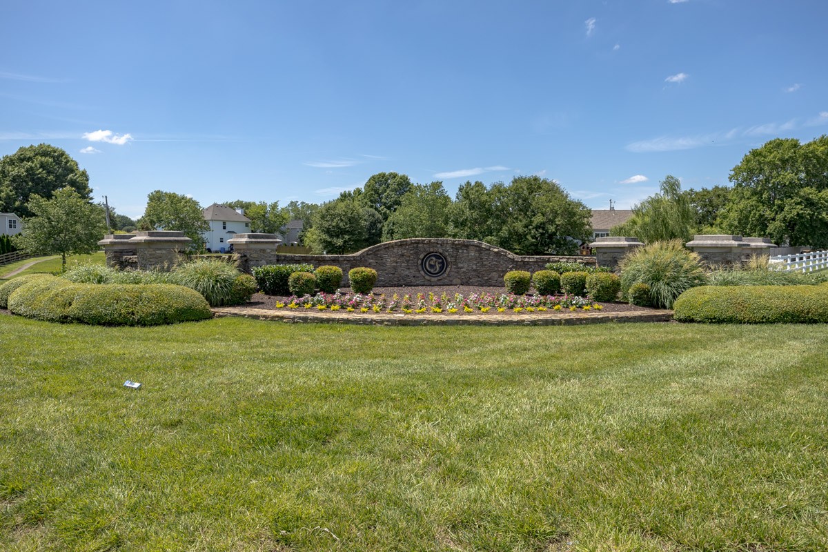 2858 Iroquois Dr, Thompsons Station, TN 37179