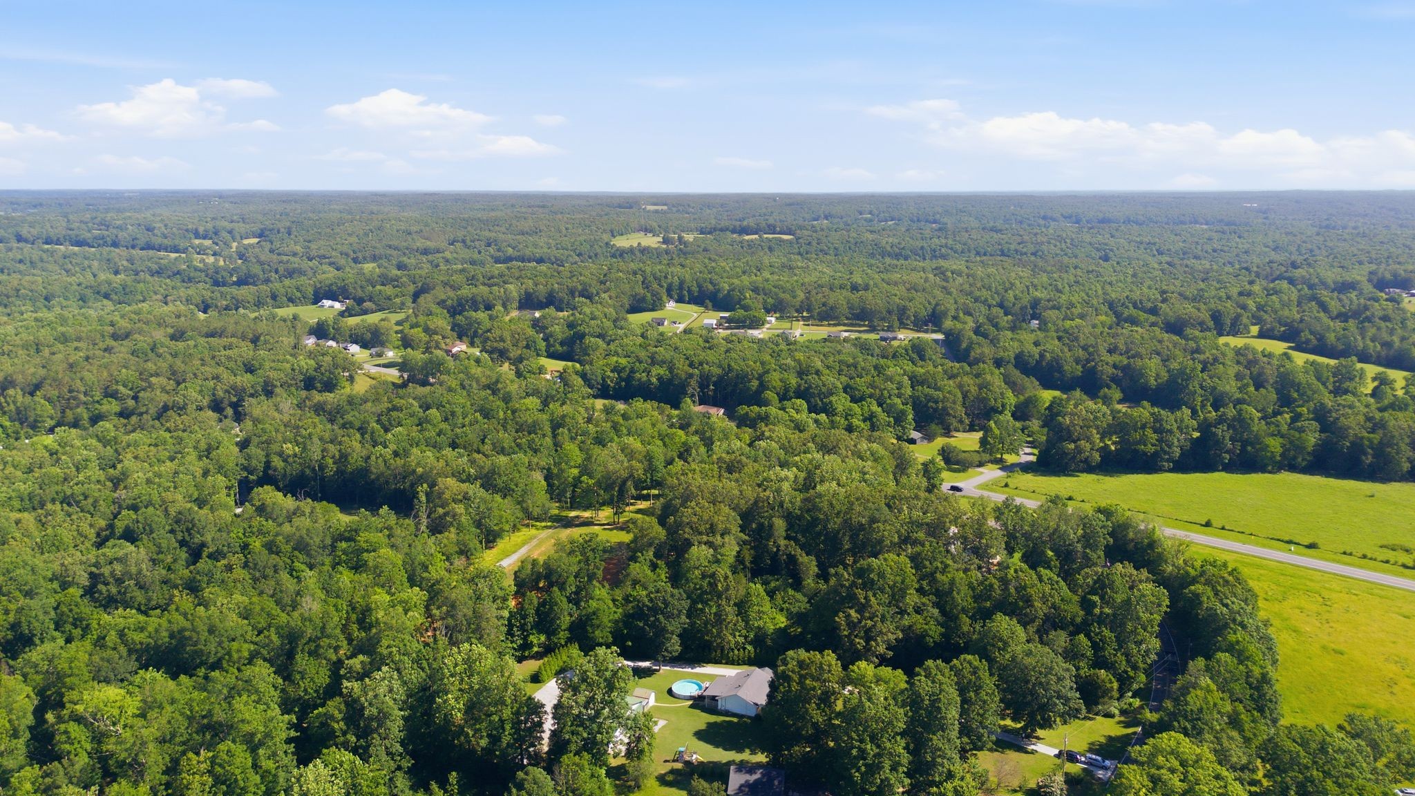 1170 Liberty Rd, Charlotte, TN 37036