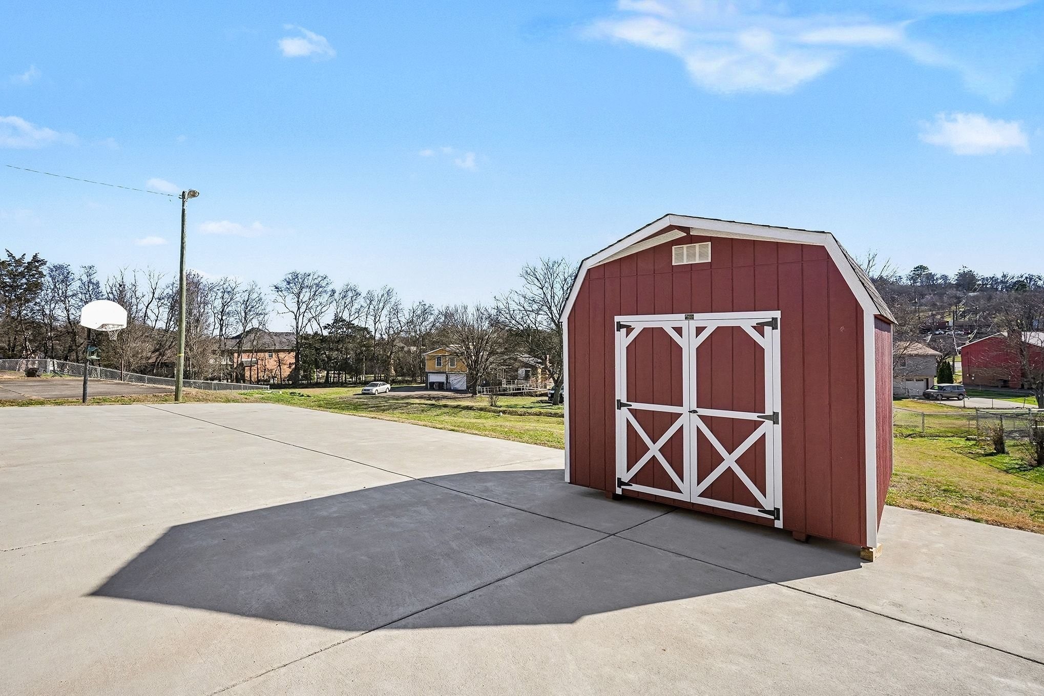 4313 Golden Hills Dr, Nashville, TN 37218