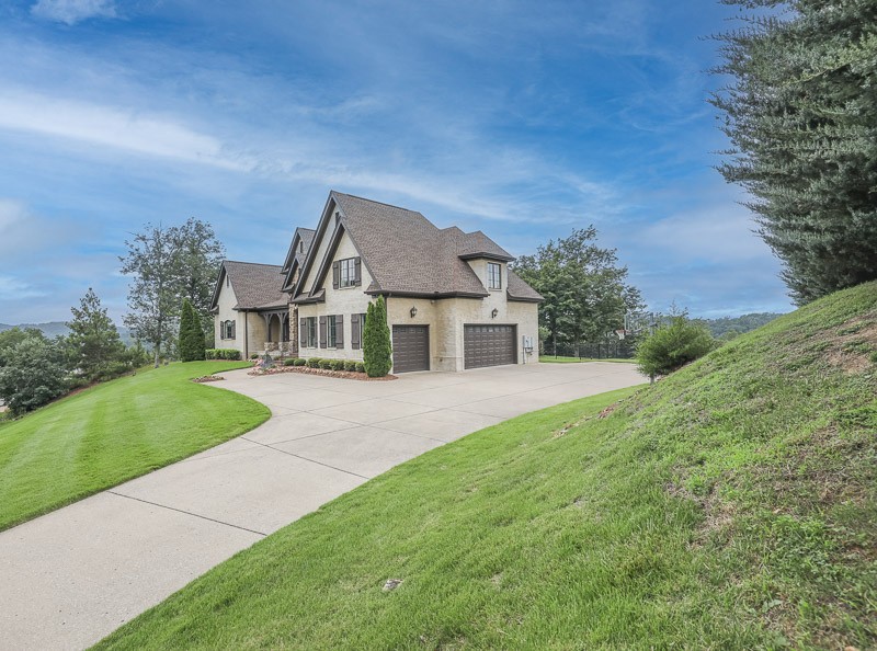 739 Valhalla Ln, Brentwood, TN 37027