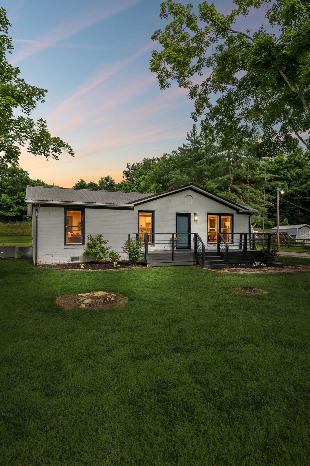 2632 Owens Dr, Santa Fe, TN 38482