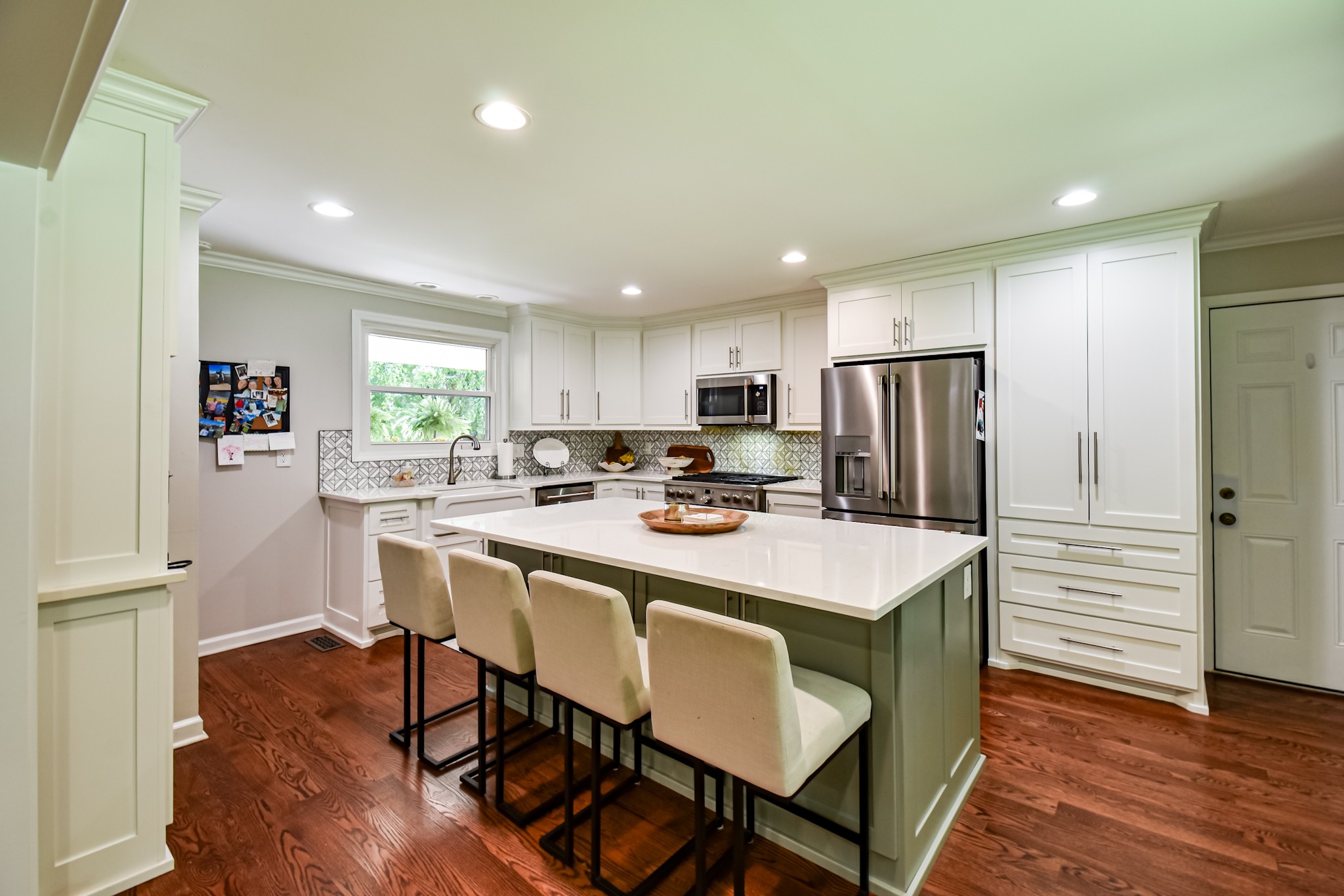 2403 Hidden Lake Cir, Columbia, TN 38401