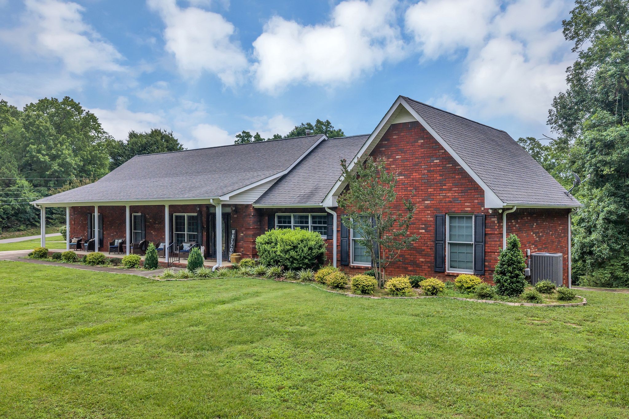398 N Hummingbird Ln, Dickson, TN 37055