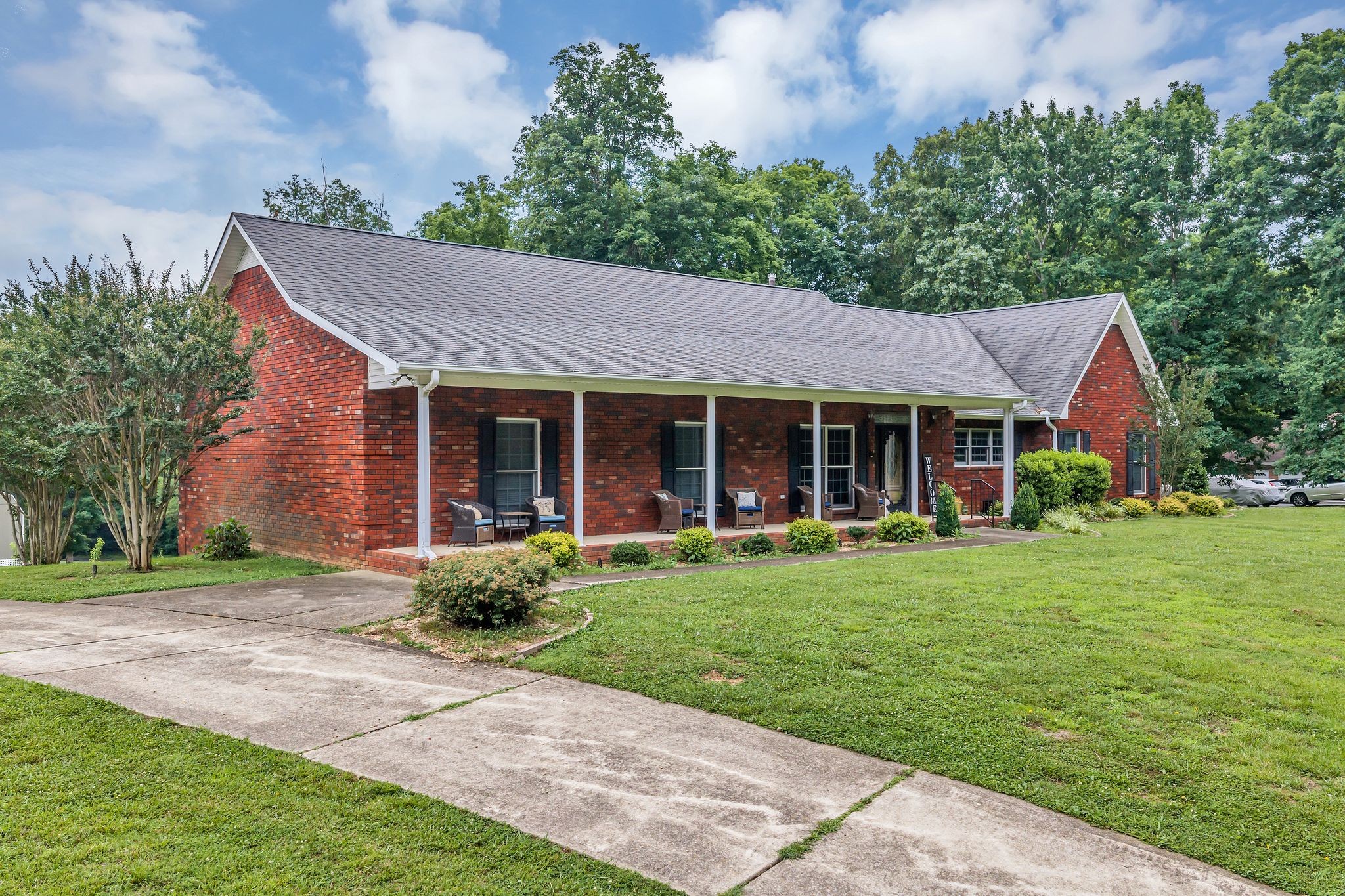398 N Hummingbird Ln, Dickson, TN 37055