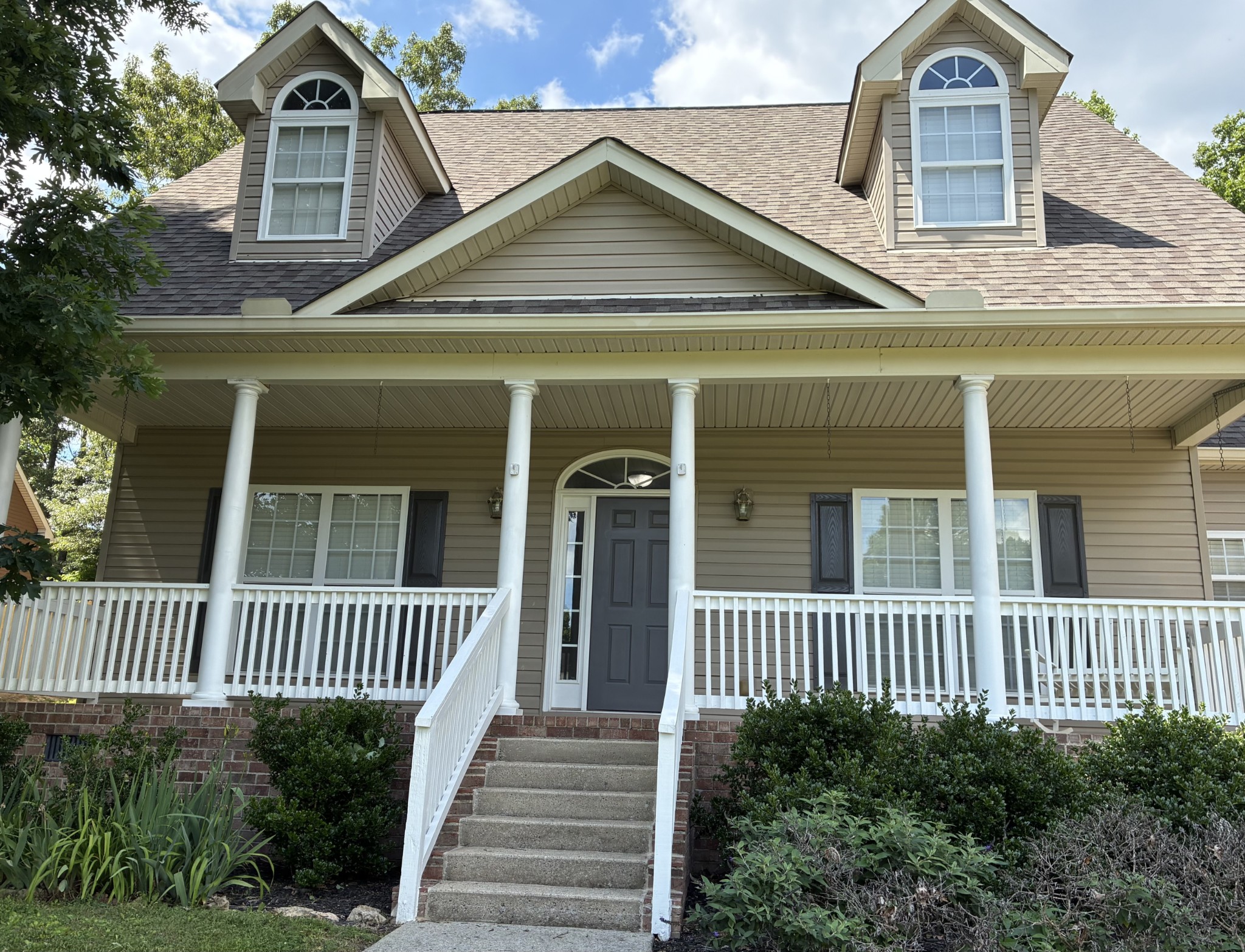 545 Red Fox Dr, Burns, TN 37029