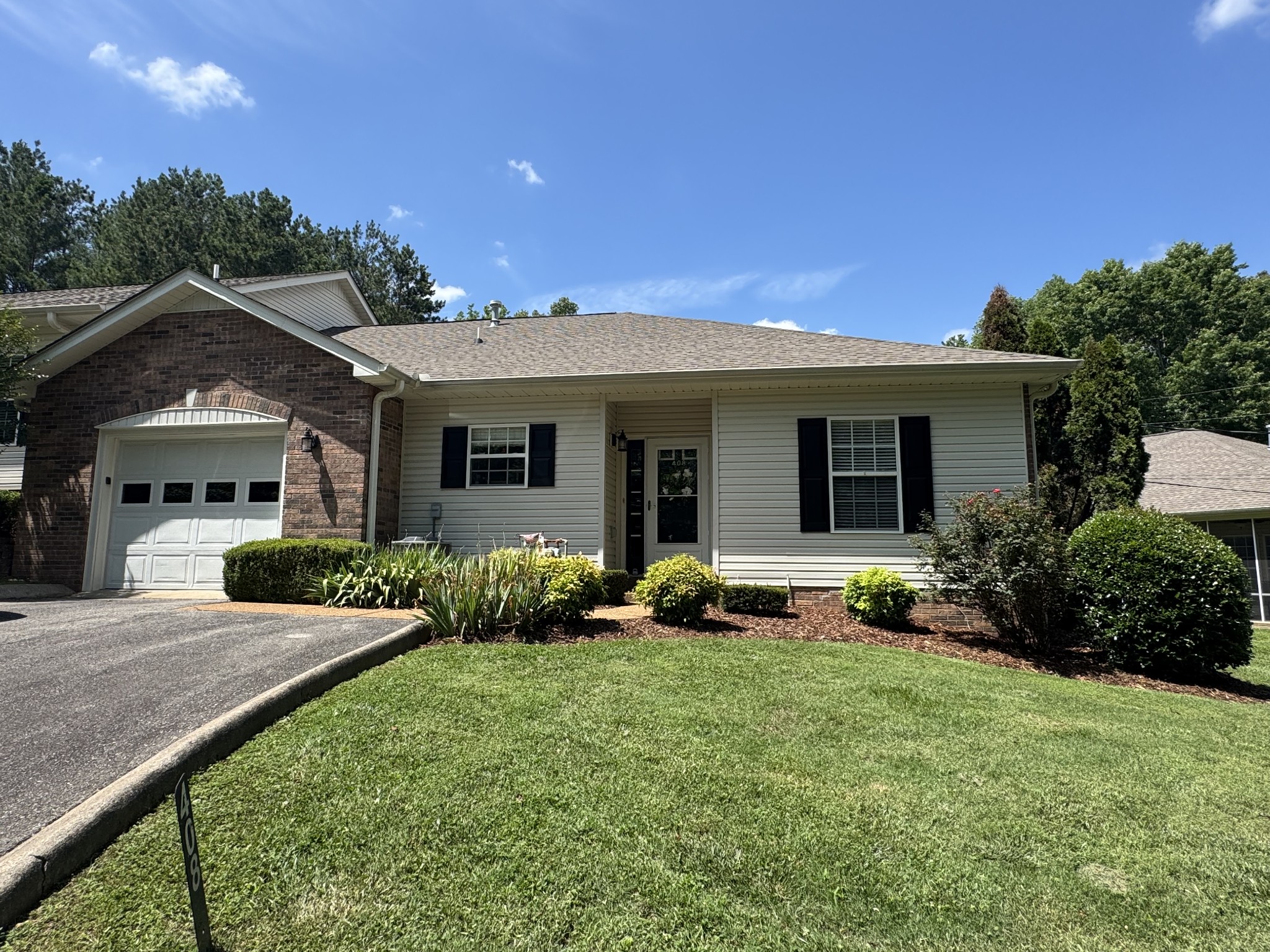 408 Village Cir, Dickson, TN 37055