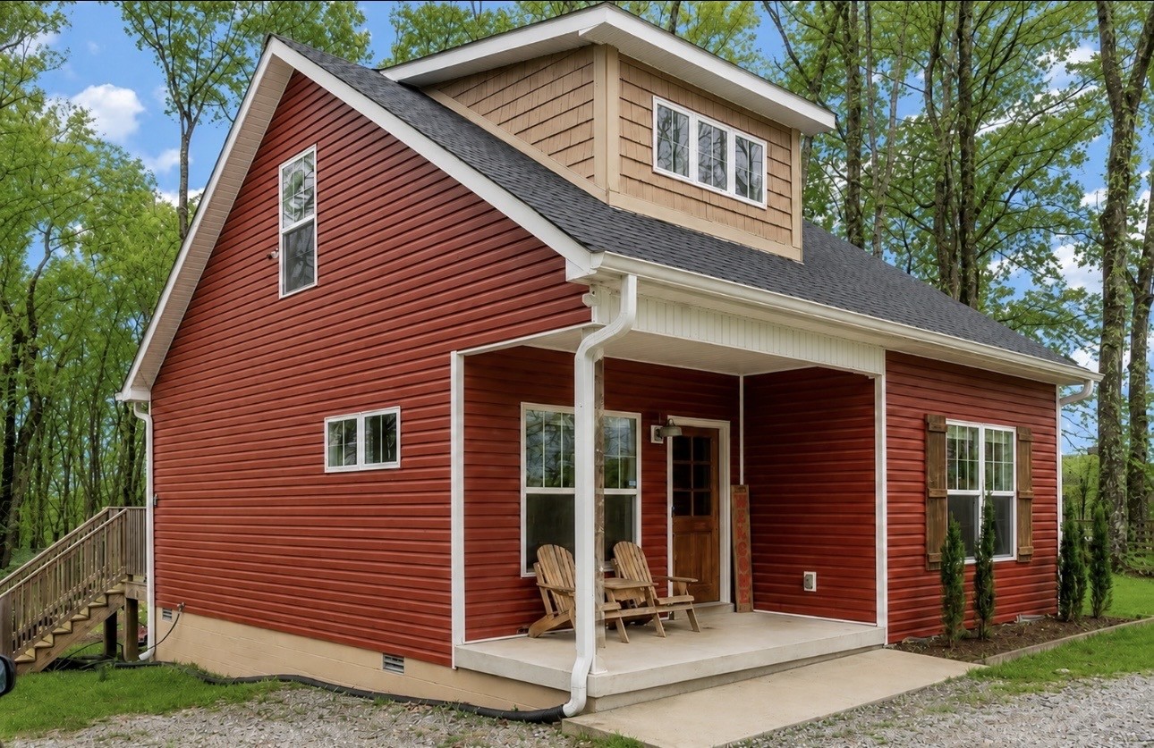 115 N Adams St, Adams, TN 37010