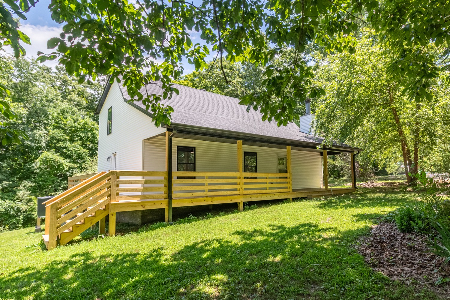 127 Shade Tree Ct, Pegram, TN 37143