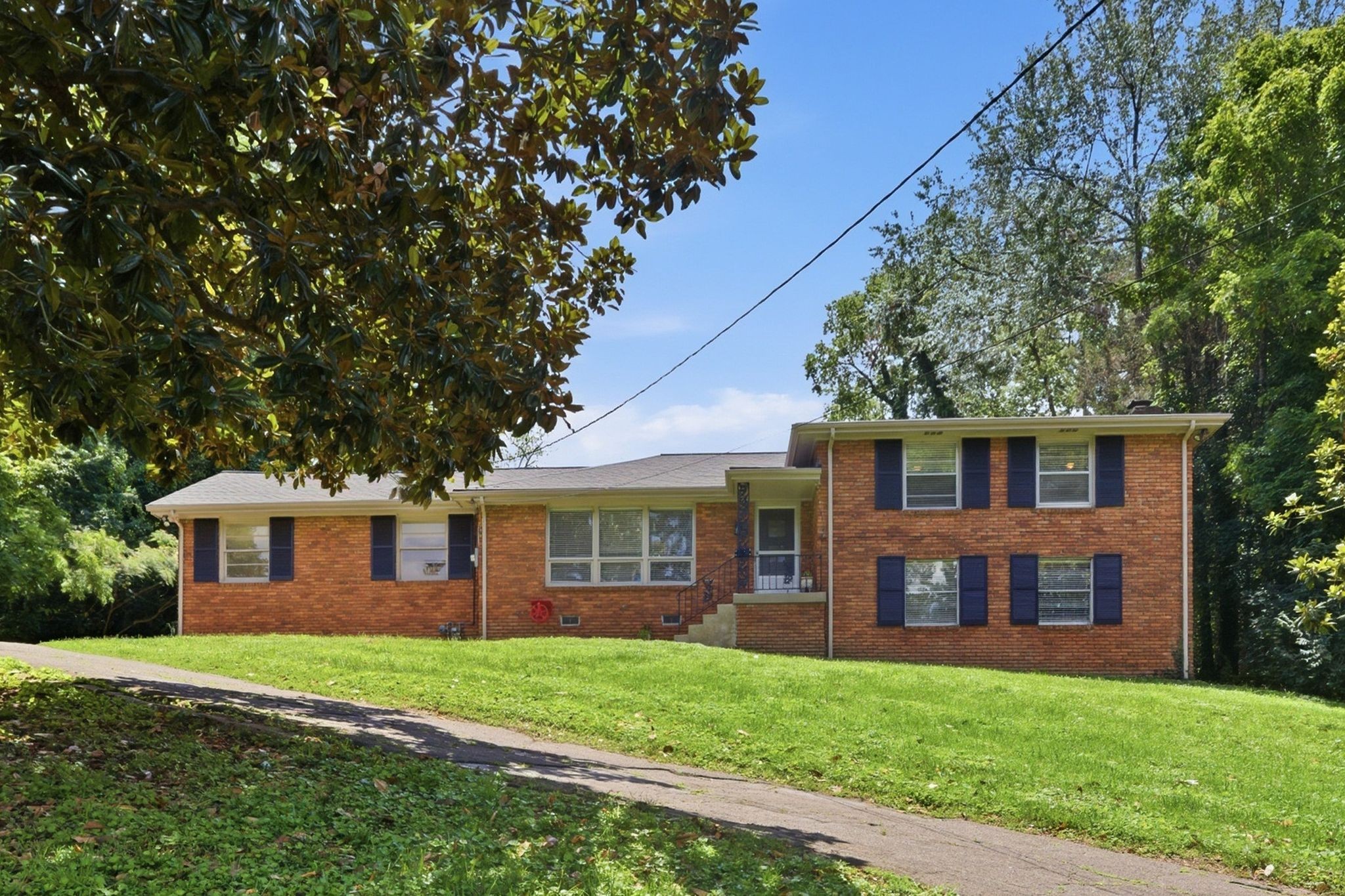 461 Manley Dr, Nashville, TN 37220