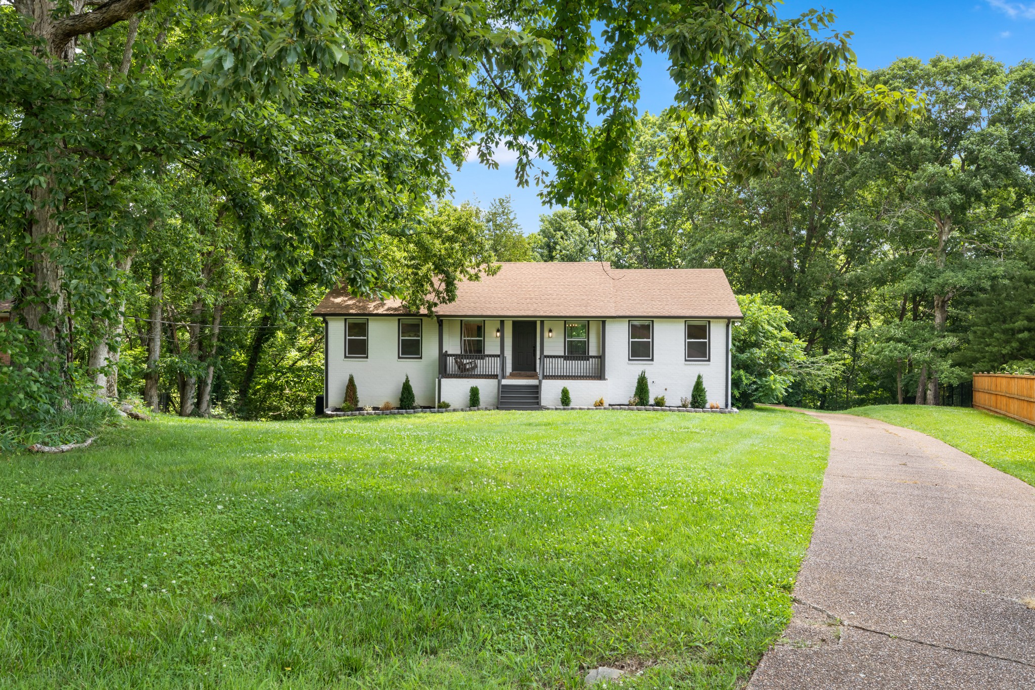 102 Walton Ct, Hendersonville, TN 37075
