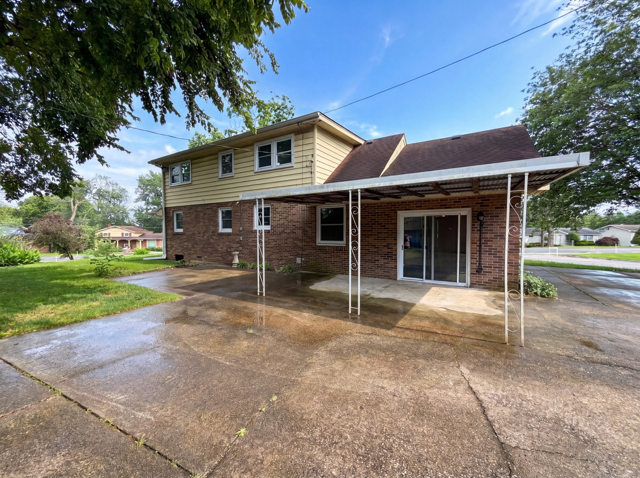 2536 Edge O Lake Dr, Nashville, TN 37217